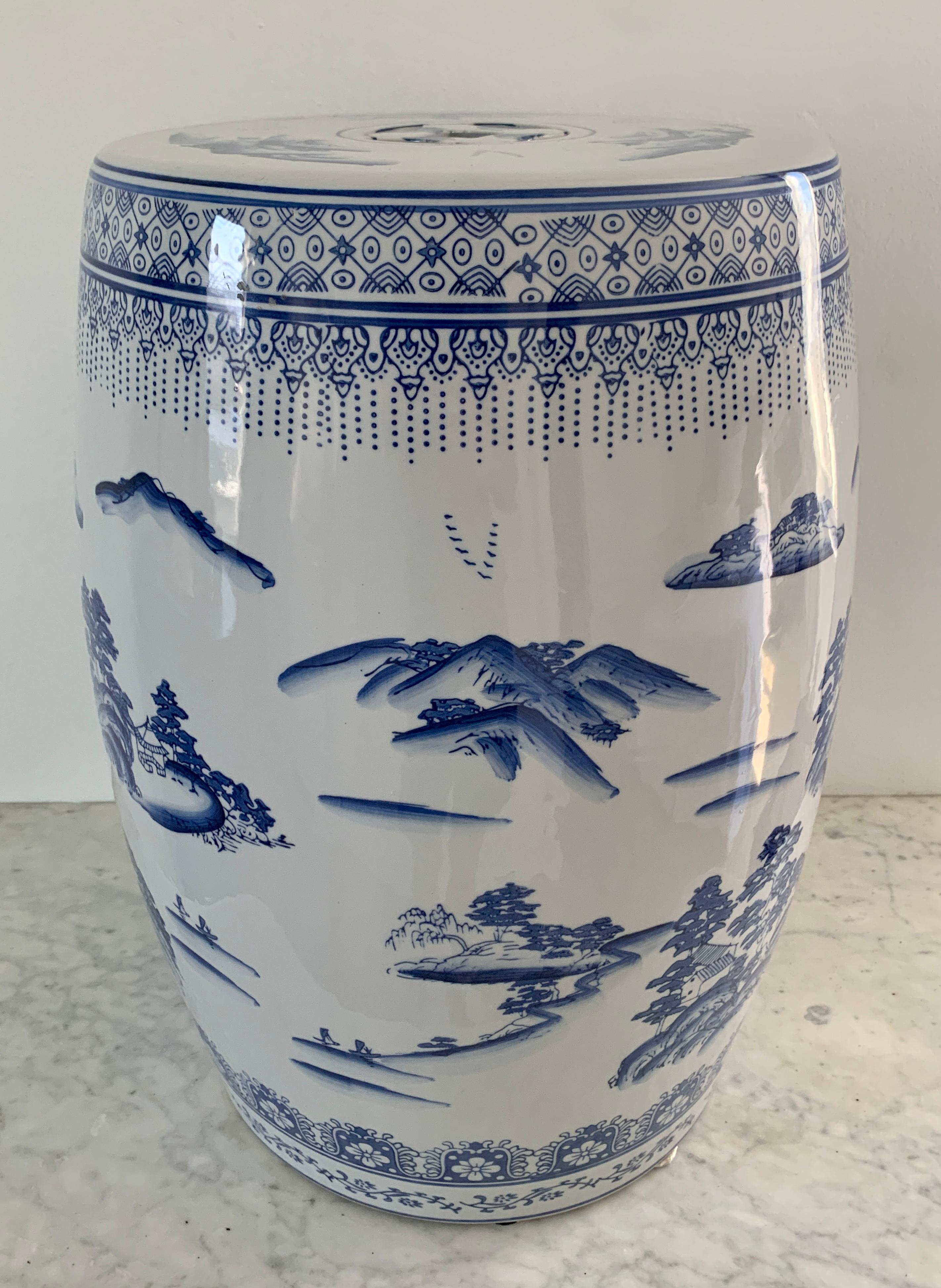 Chinoiserie Blue and White Porcelain Garden Stool For Sale 1