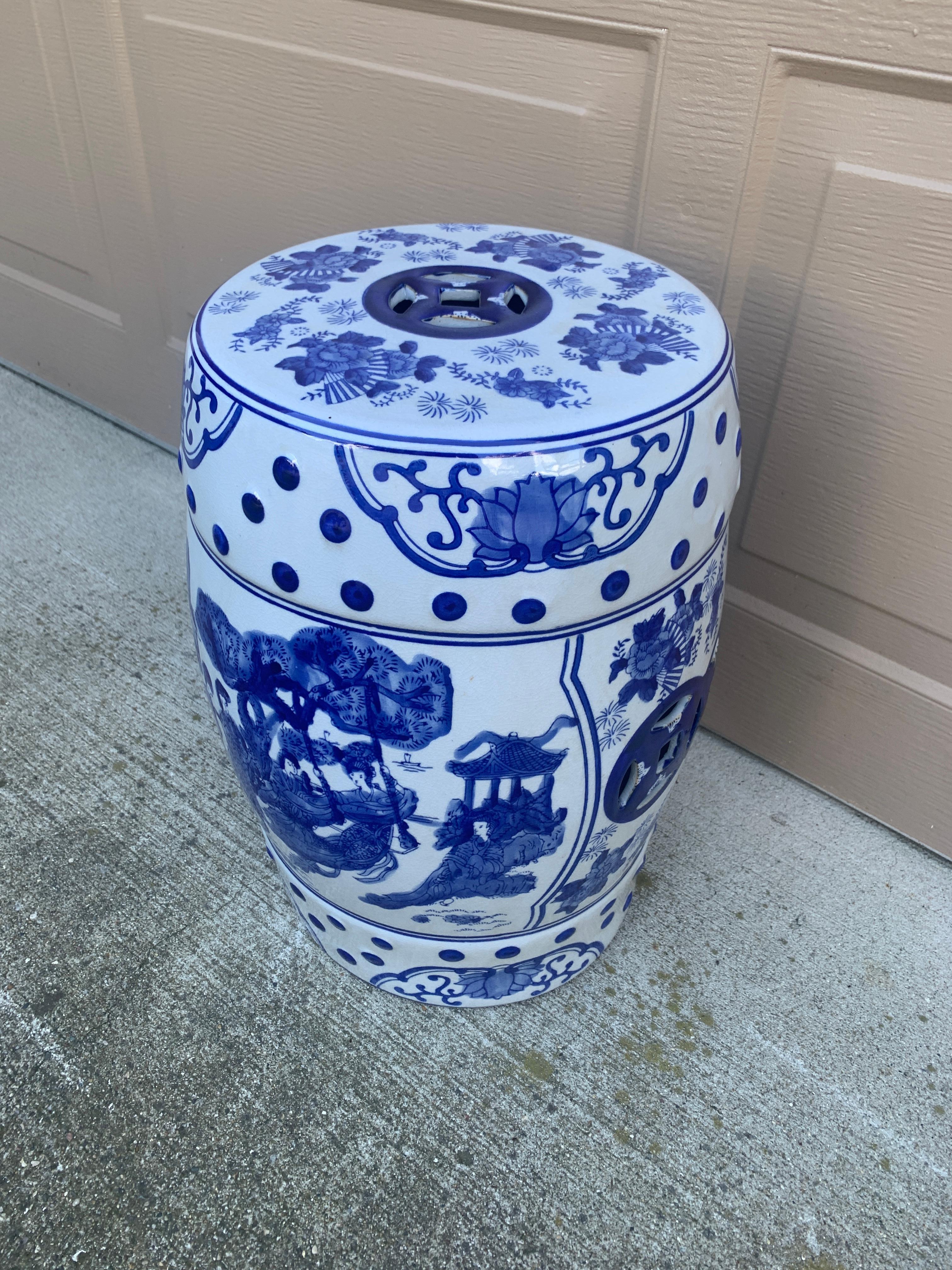 Cineserie Sgabello o tavolino da giardino in porcellana bianca e blu Chinoiserie in vendita