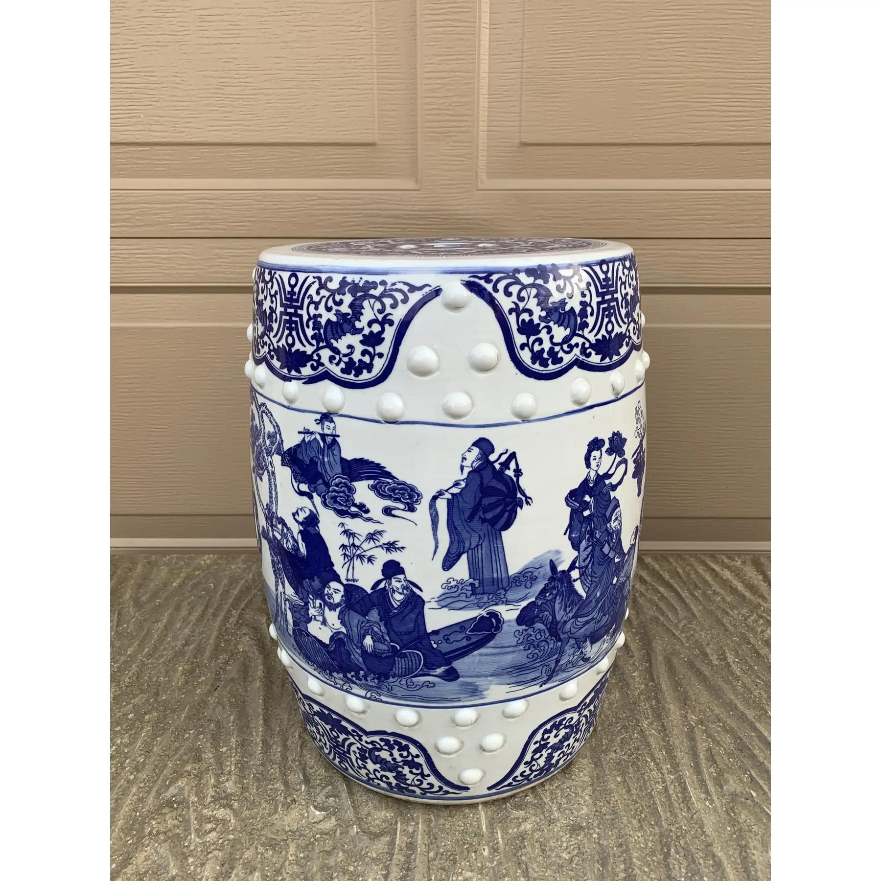 Chinoiserie Blue and White Porcelain Garden Stool or Side Table In Good Condition In Elkhart, IN