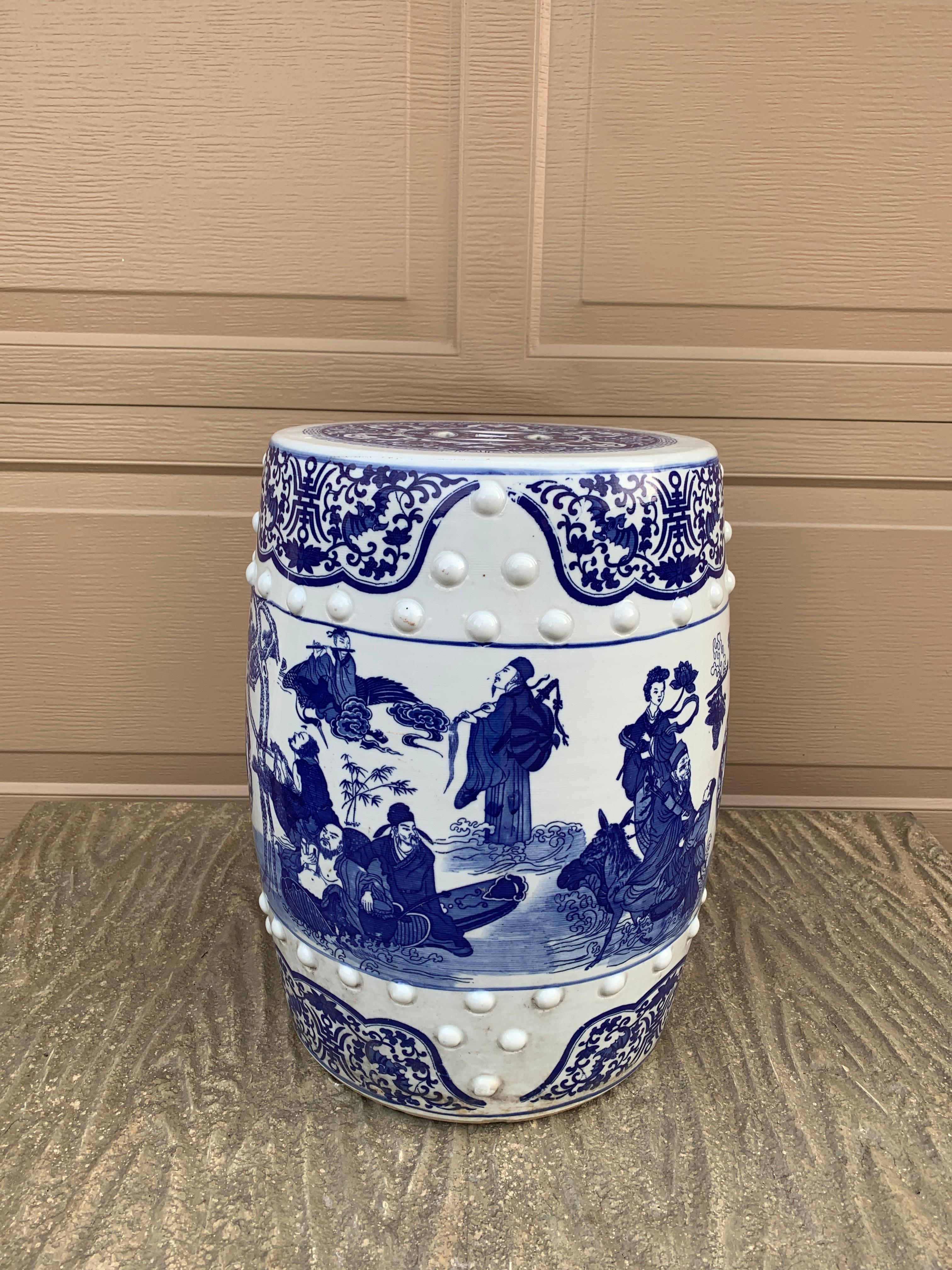 Pareja de Taburetes o Mesas Auxiliares de Porcelana Chinoiserie Azul y Blanca 6