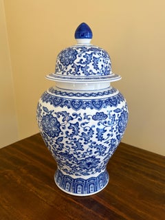 JAR en porcelaine bleu et blanc de Chinoiserie
