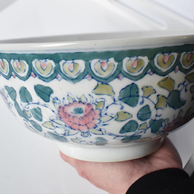 Chinoiserie Blue White and Pink Ceramic Serving Dish or Fruit Bowl - China In Good Condition In Oklahoma City, OK