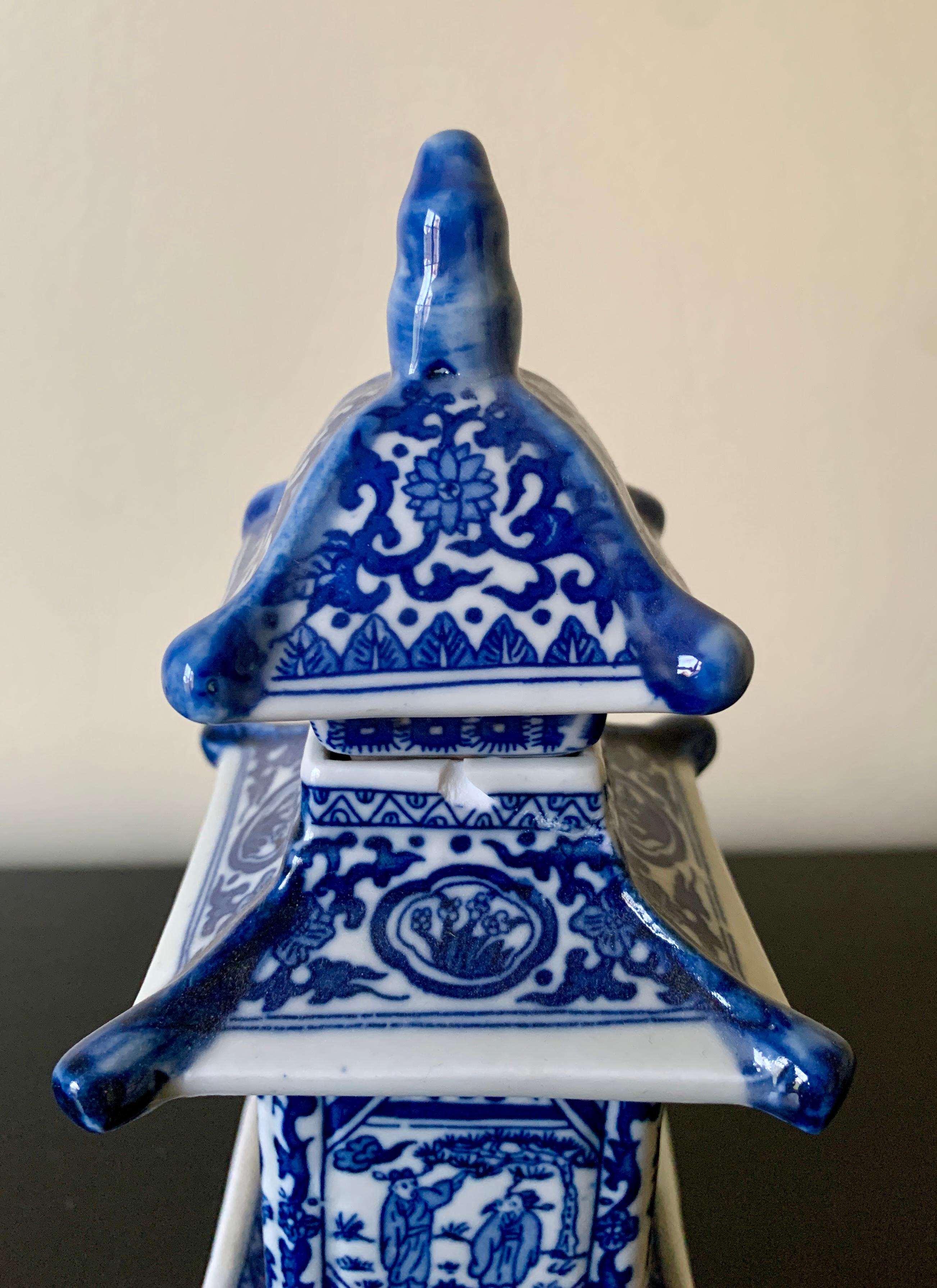 Chinoiserie Blue & White Porcelain Pagoda Jar For Sale 4