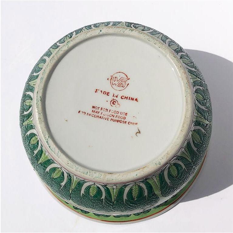 Chinoiserie Bok Choy Porcelain Ceramic Famille Verte Rose and Gold Planter In Good Condition In Oklahoma City, OK