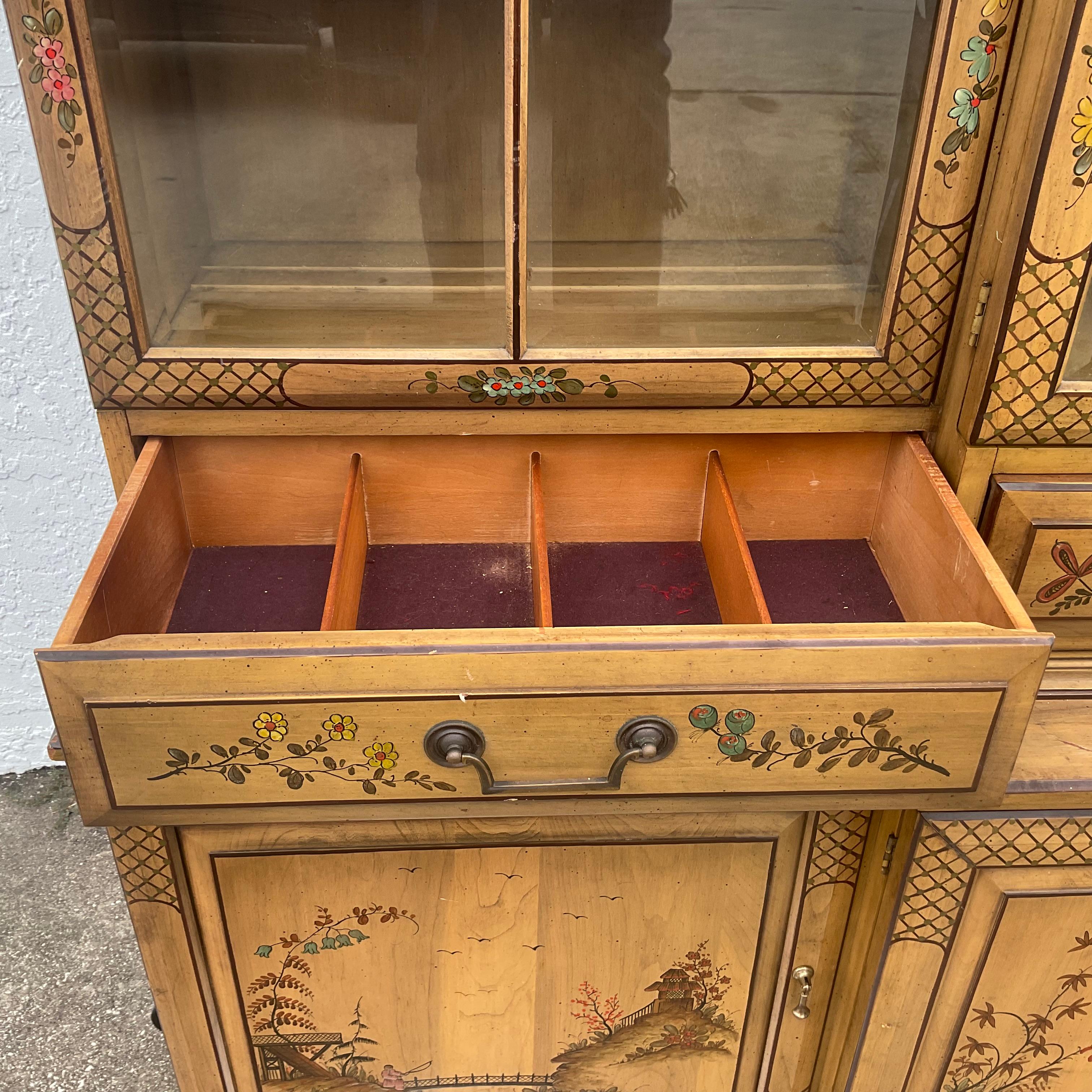 Chinoiserie Breakfront China Cabinet Bookcase Union National en venta 5