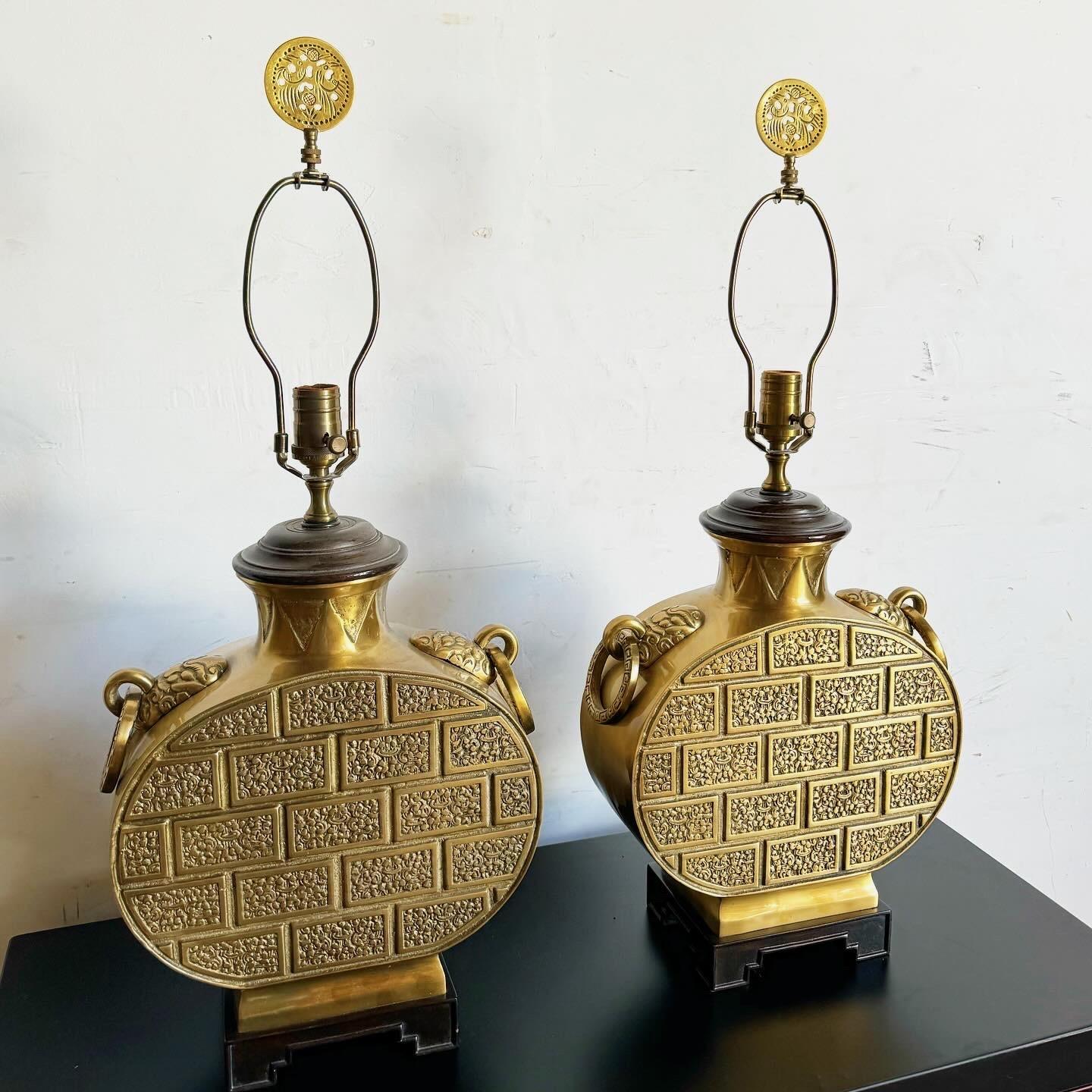 Chinoiseries Paire de lampes Kotel en laiton bulbeux de Chinoiserie en vente