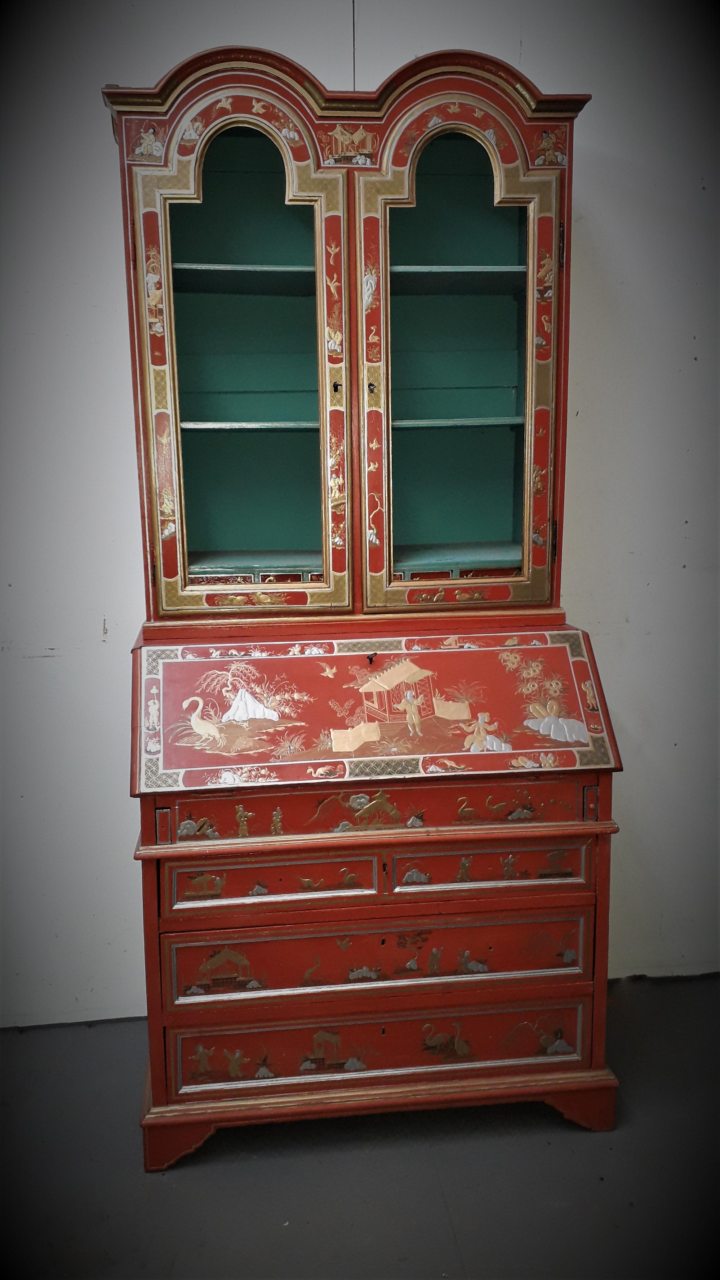 18th Century style Chinoiserie Red Lacquer Bureau Bookcase (William und Mary)
