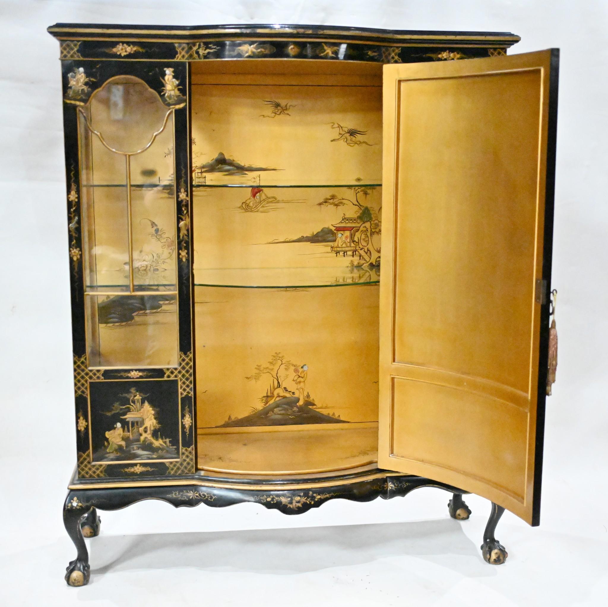 Chinoiserie Cabinet Lacquered by Hille Circa 1900 In Good Condition For Sale In Potters Bar, GB