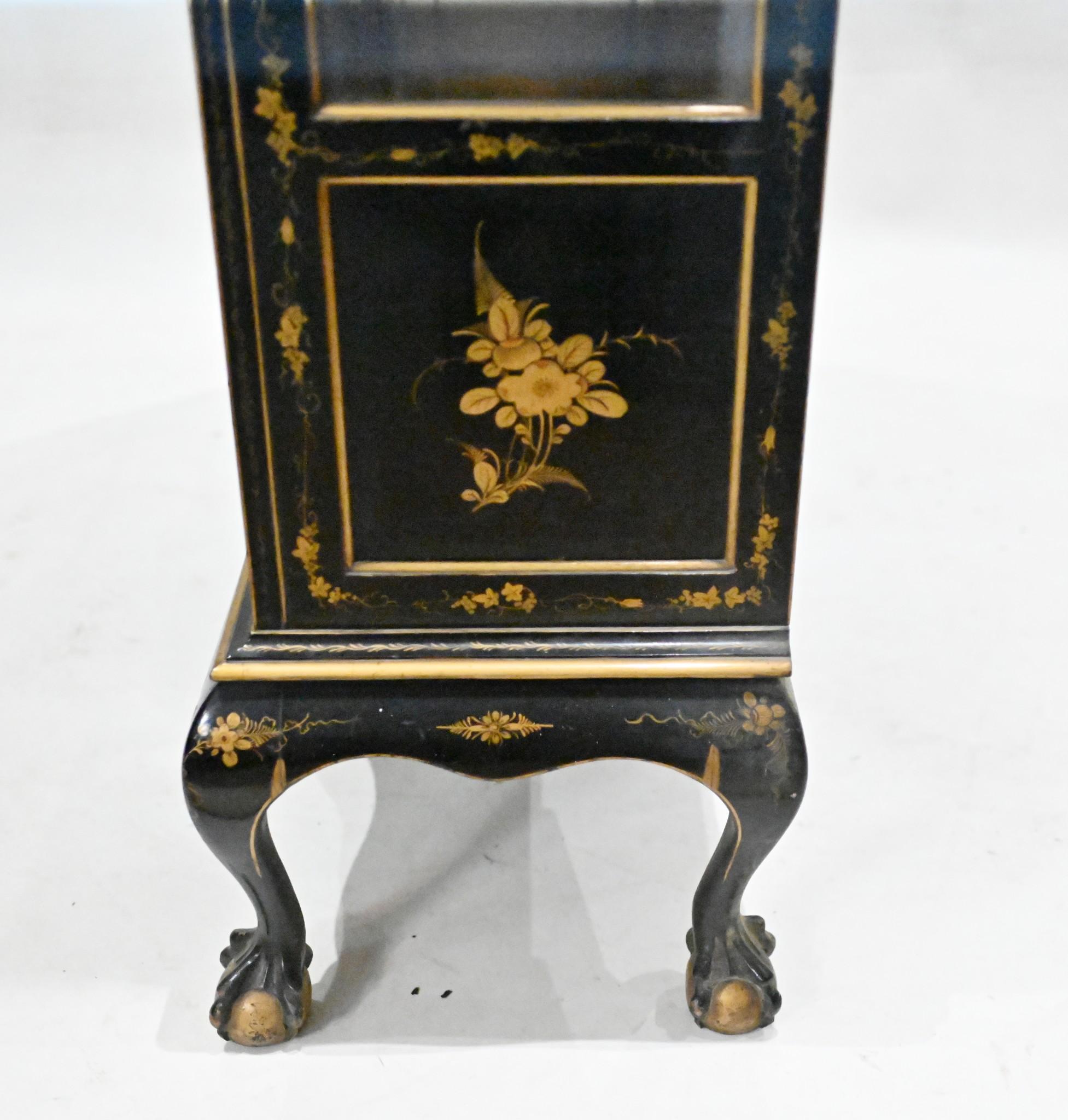 Early 20th Century Chinoiserie Cabinet Lacquered by Hille Circa 1900
