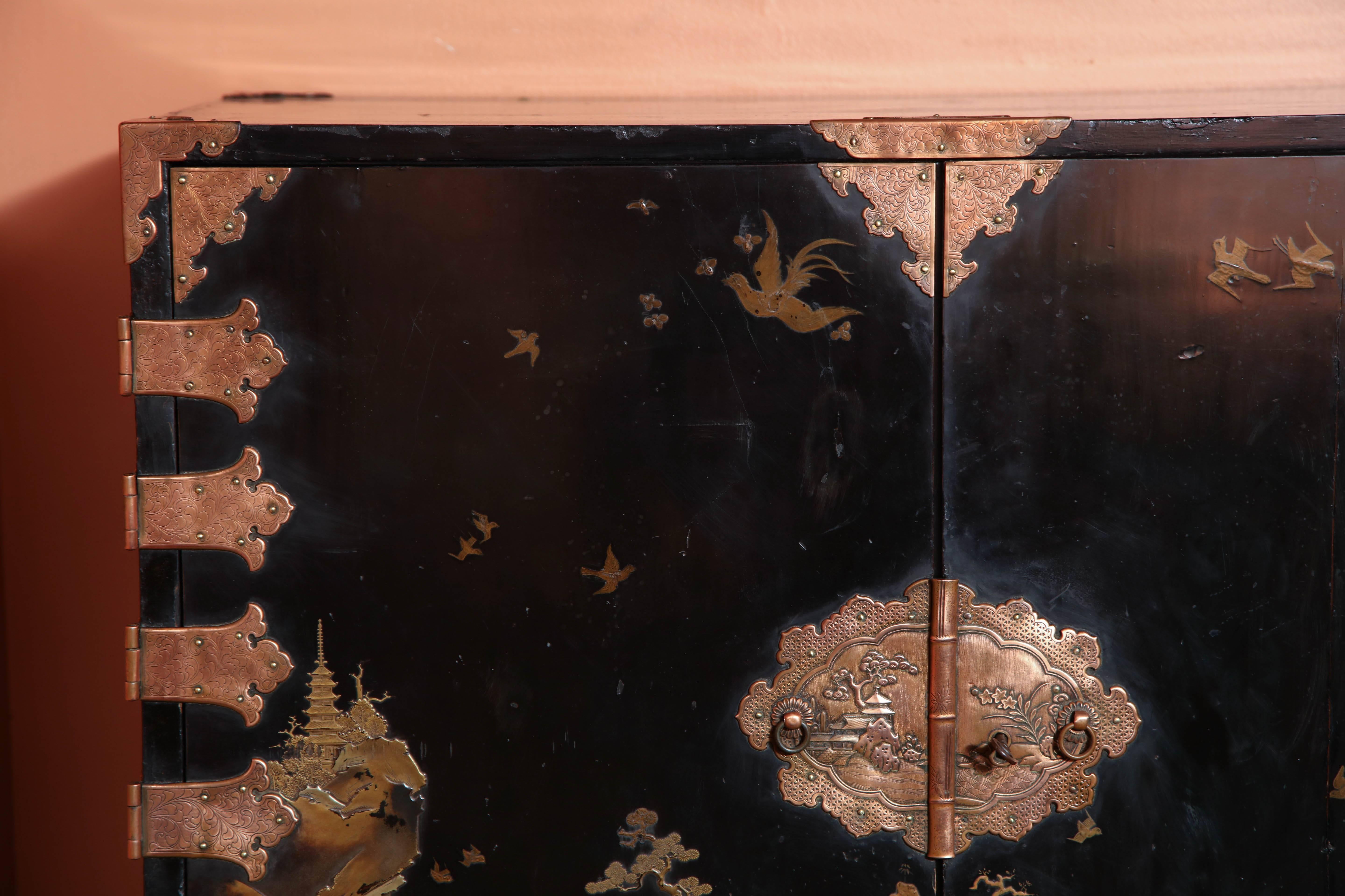 Chinoiserie Cabinet on Stand In Good Condition In Westwood, NJ