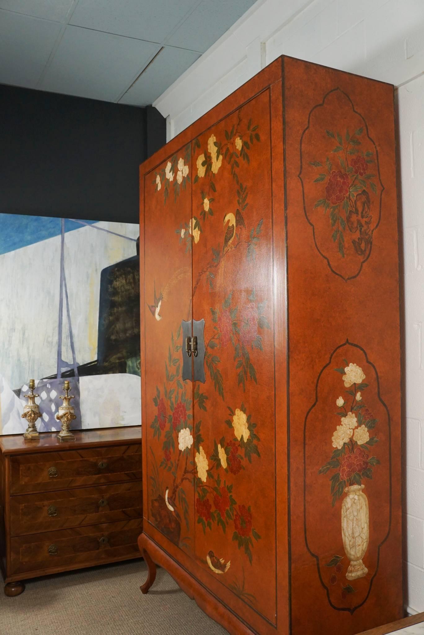Chinoiserie Cabinet with Birds and Flowers For Sale 4