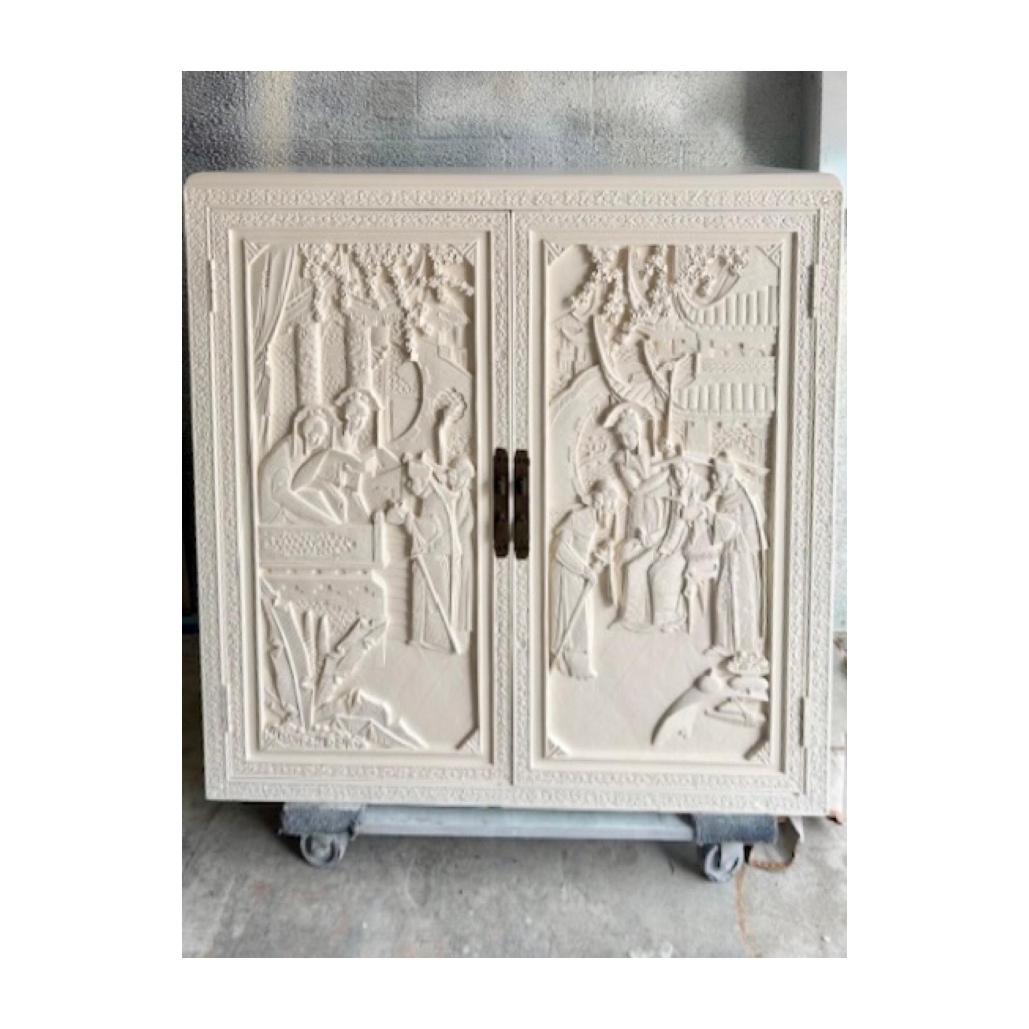 Chinoiseries Meuble Chinoiserie avec tiroirs intérieurs en finition laquée ivoire frais en vente