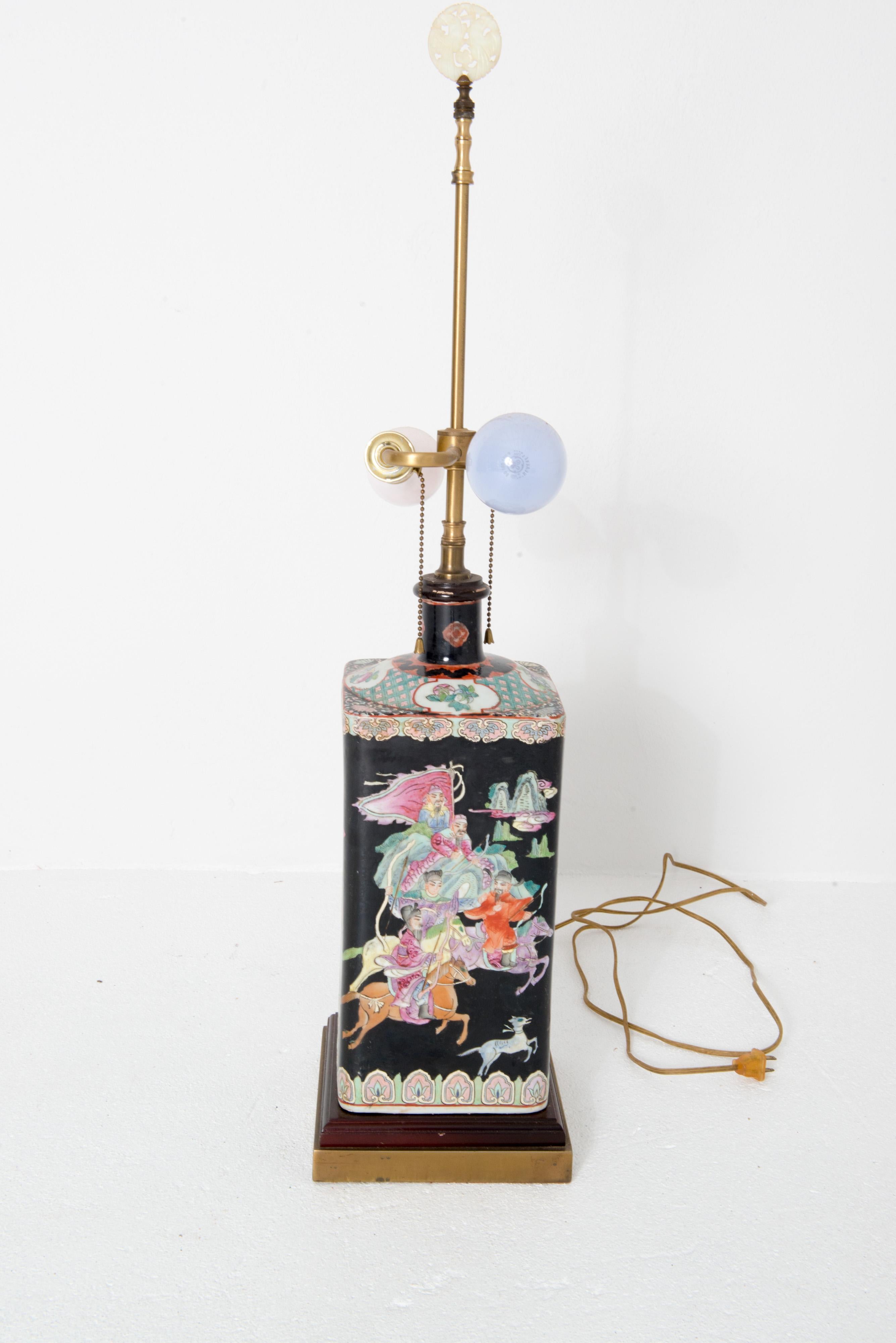 Chinoiserie Ceramic Lamp In Good Condition For Sale In Stamford, CT