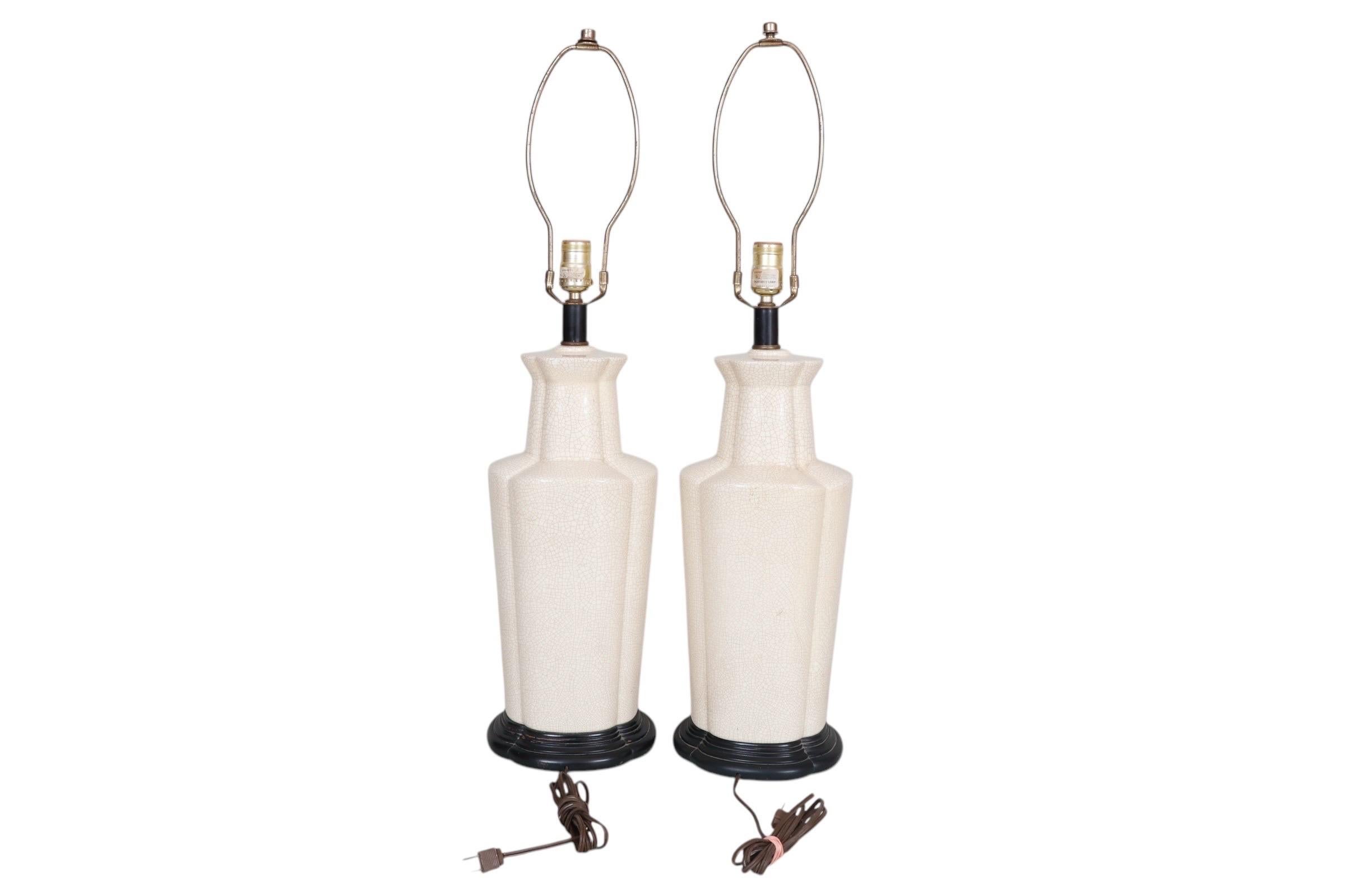 Paire de lampes de table en céramique Chinoiserie en vente 2