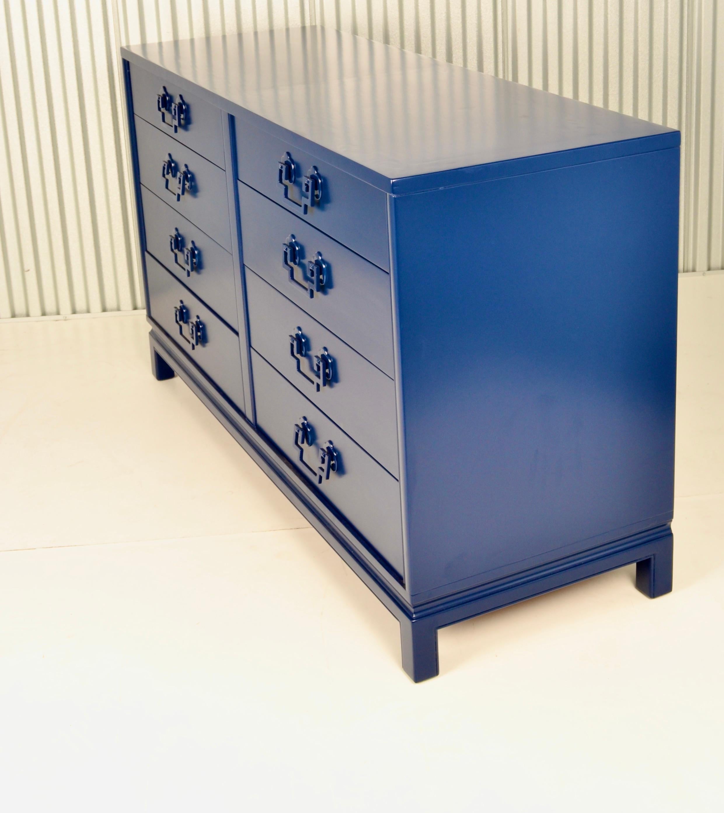 Lacquered Chinoiserie Chest in Blue Lacquer For Sale