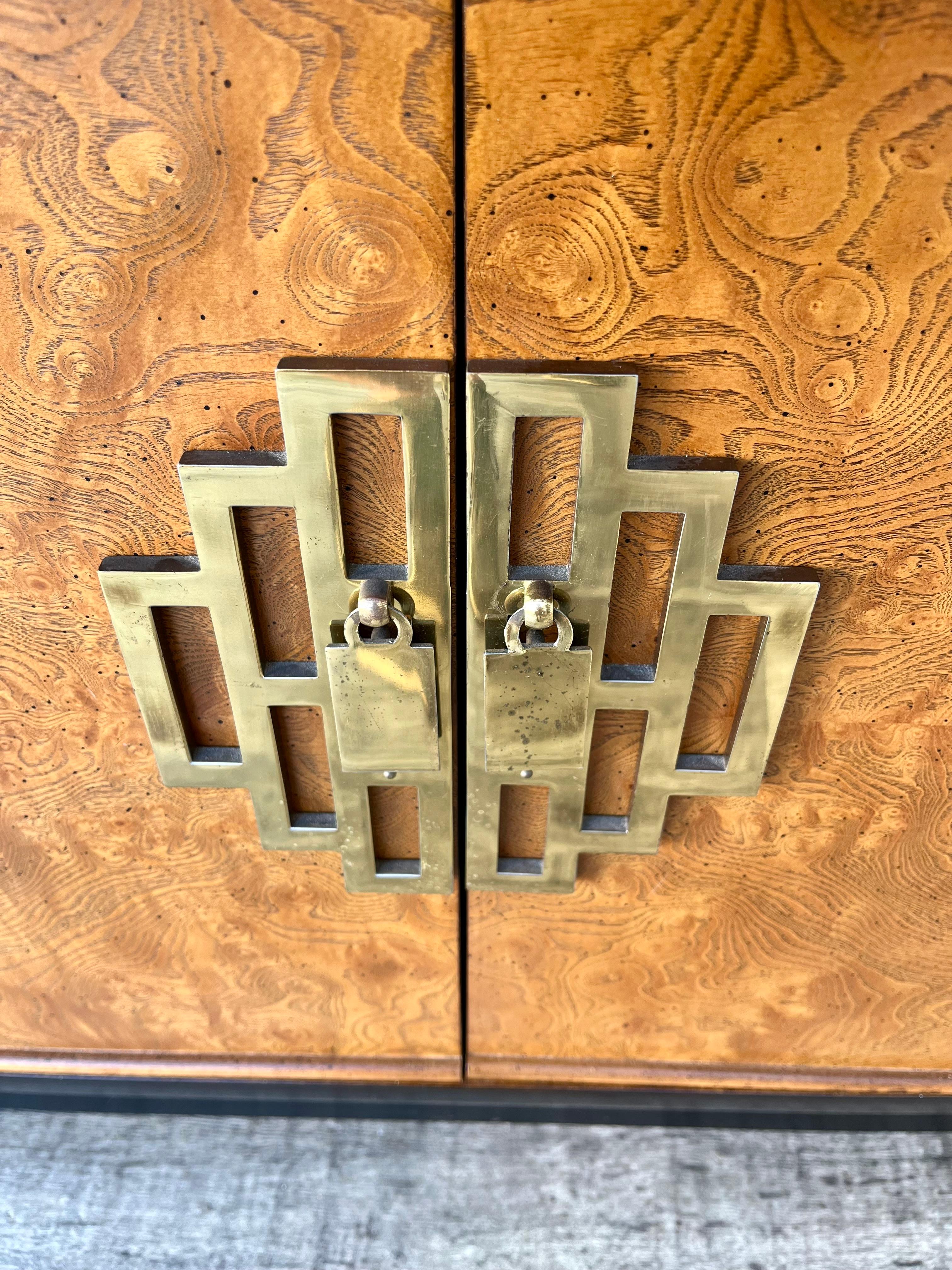 Service Chinoiserie Chin Hua de Raymond Sobota pour Century Furniture. Circa 1960s en vente 8