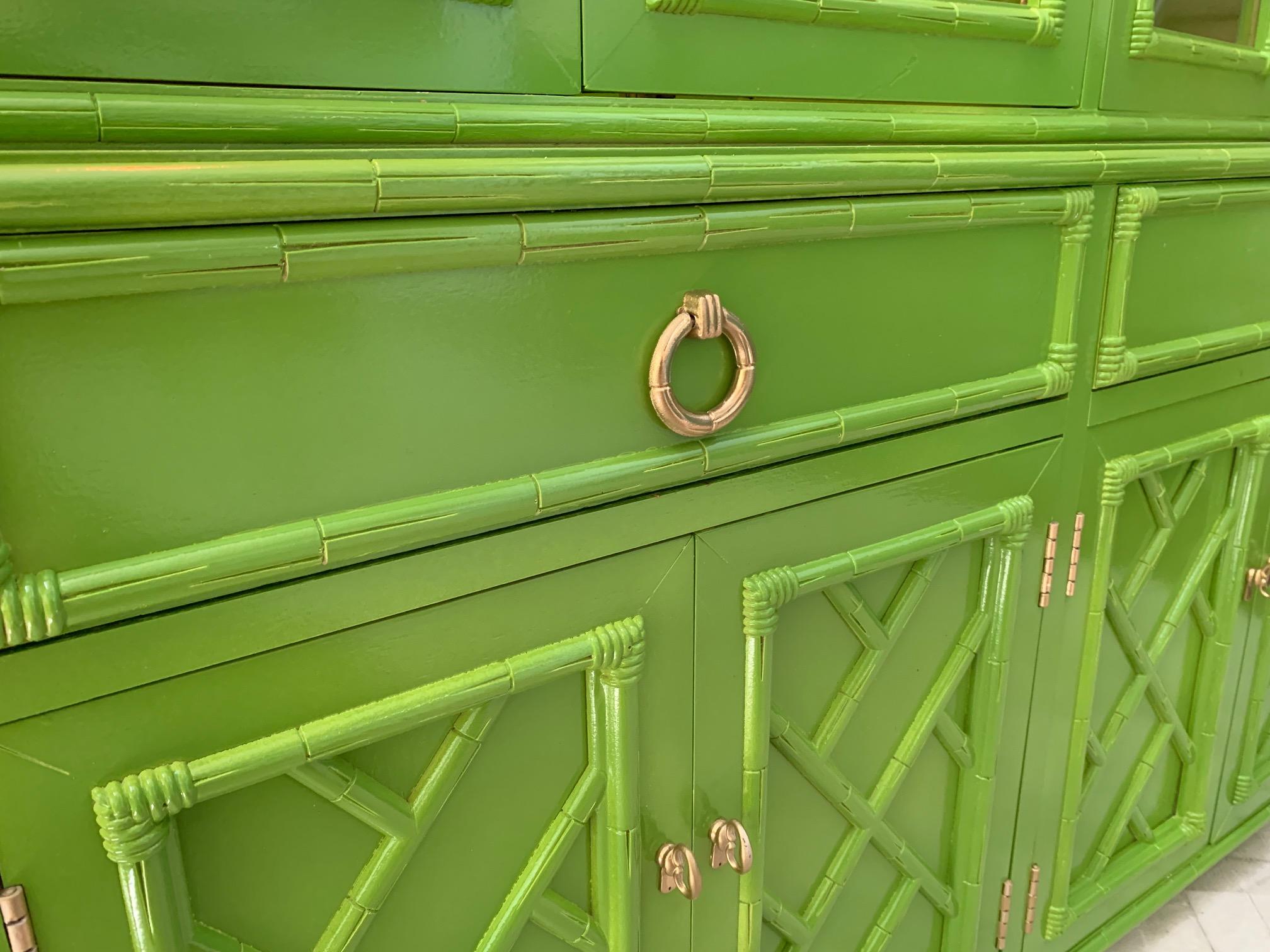 thomasville china cabinet