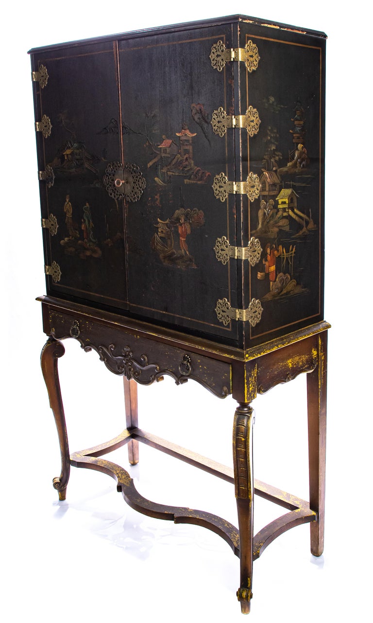 Chinoiserie Chinese on Stand at 1stDibs