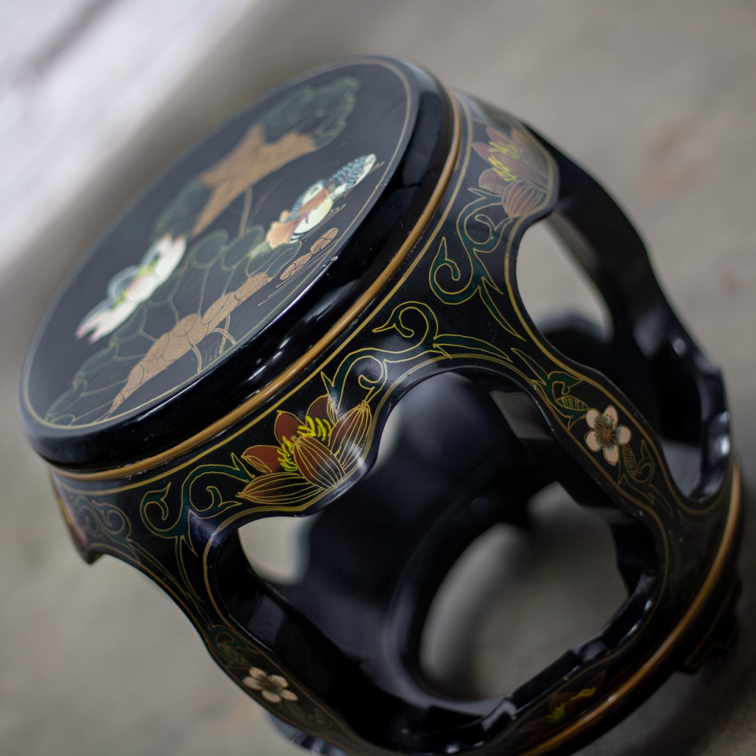 Chinoiserie Taburete o mesa auxiliar de jardín chino Laca negra con detalles asiáticos Exportación china en venta