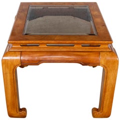 Table d'extrémité de style Ming à pattes de chêne Chinoiserie avec plateau en verre fumé Schnadig Furn