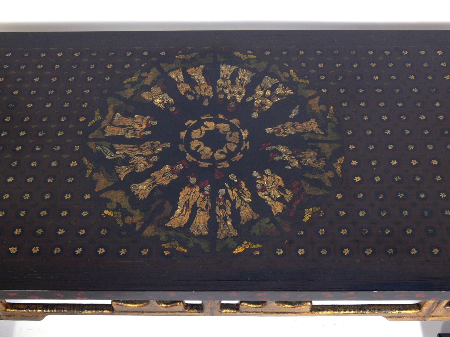 Chinoiserie coffee table, probably Chinese, circa 1950s. Elegant design with lacquered and gold leaf elements.