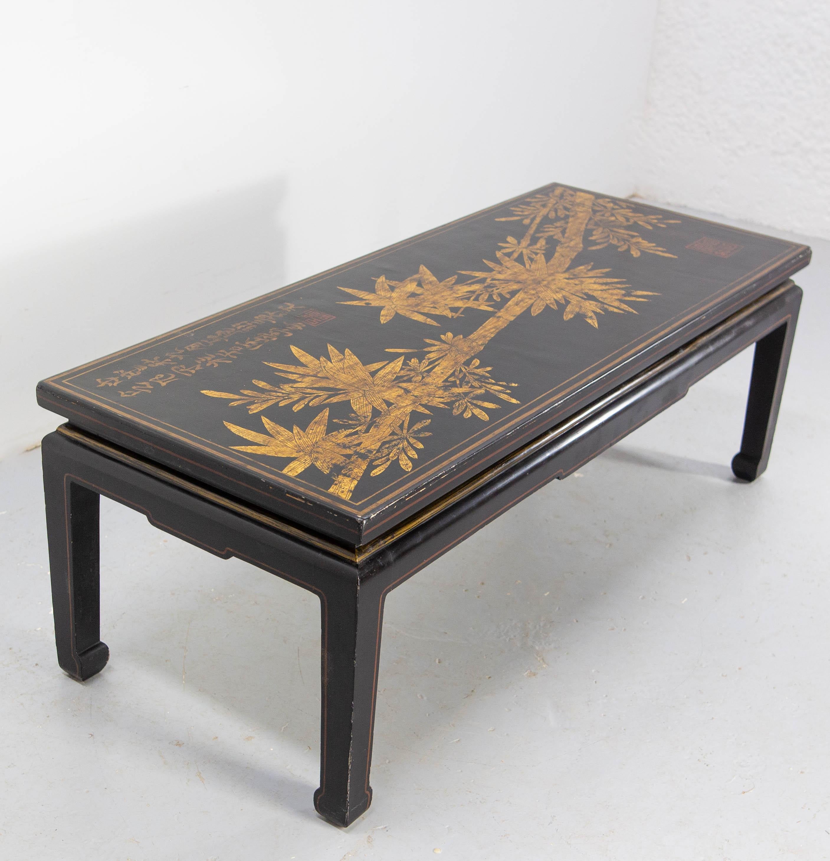 Chinese Chinoiserie Coffee Table Hand Painted , circa 1920 For Sale