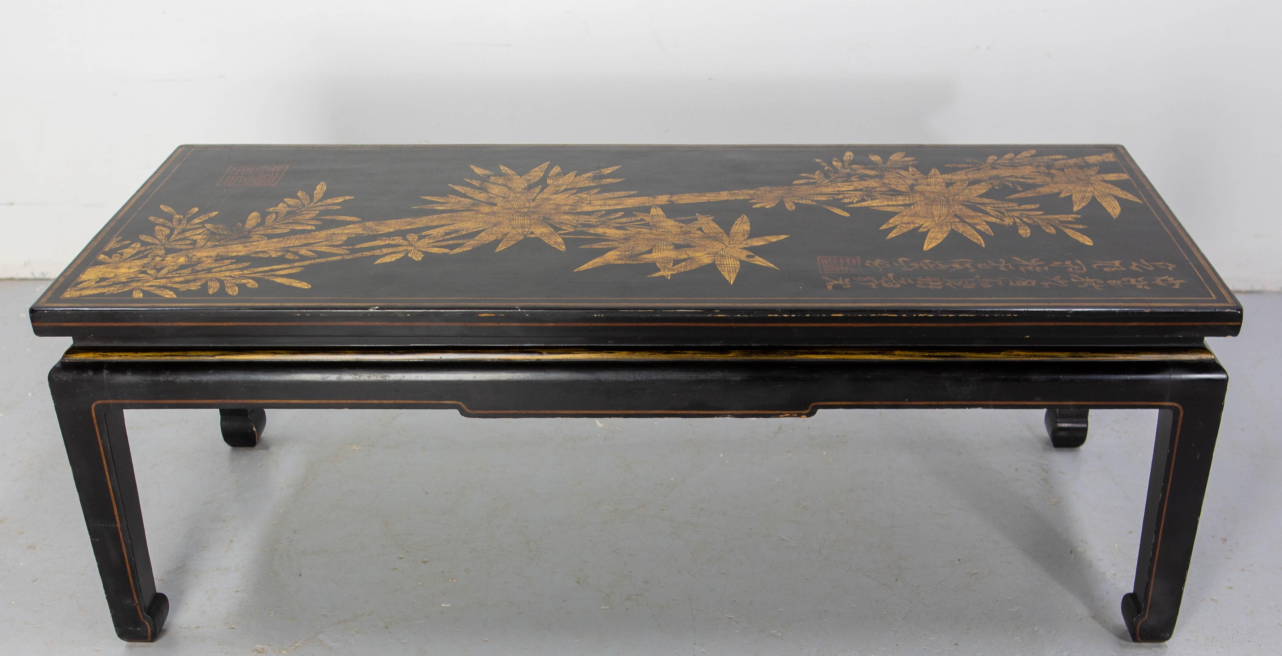 Early 20th Century Chinoiserie Coffee Table Hand Painted , circa 1920 For Sale