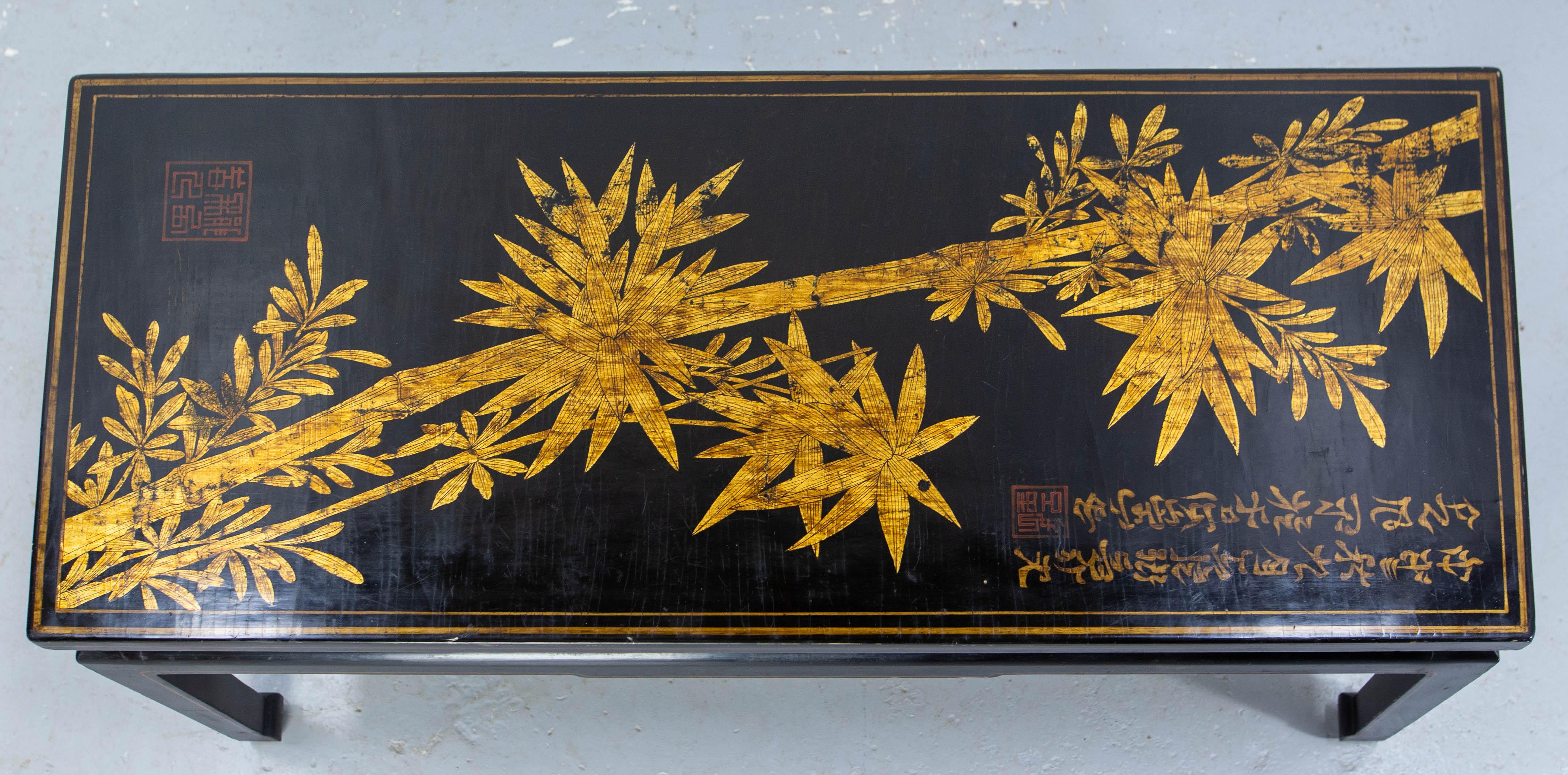 Chinoiserie Coffee Table Hand Painted , circa 1920 For Sale 1