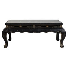 Chinoiserie-Couchtisch mit Glasplatte, China, 20. Jahrhundert