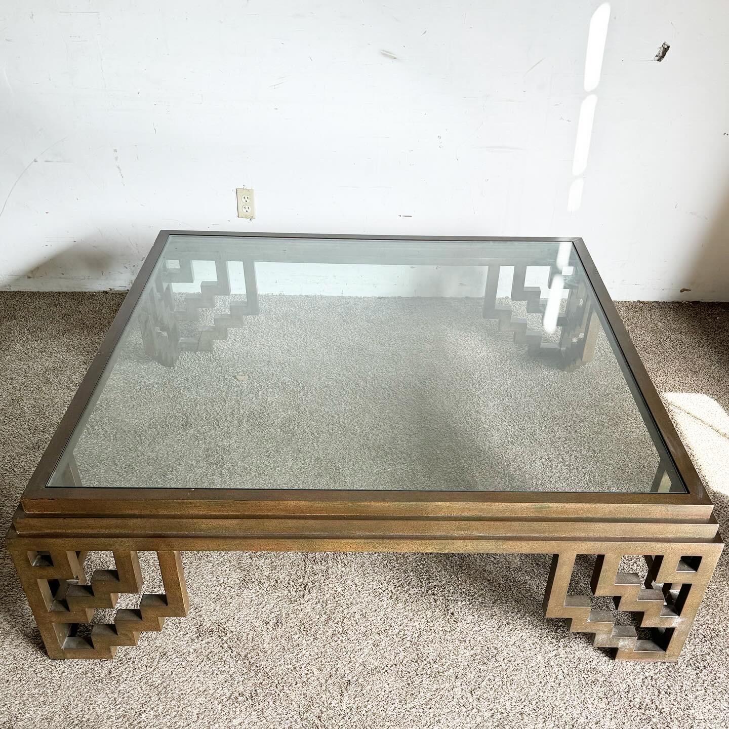Table basse chinoiseries Cooper finition métallique avec plateau en verre incrusté en vente 4