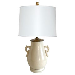Cremefarbene Chinoiserie-Keramiklampe