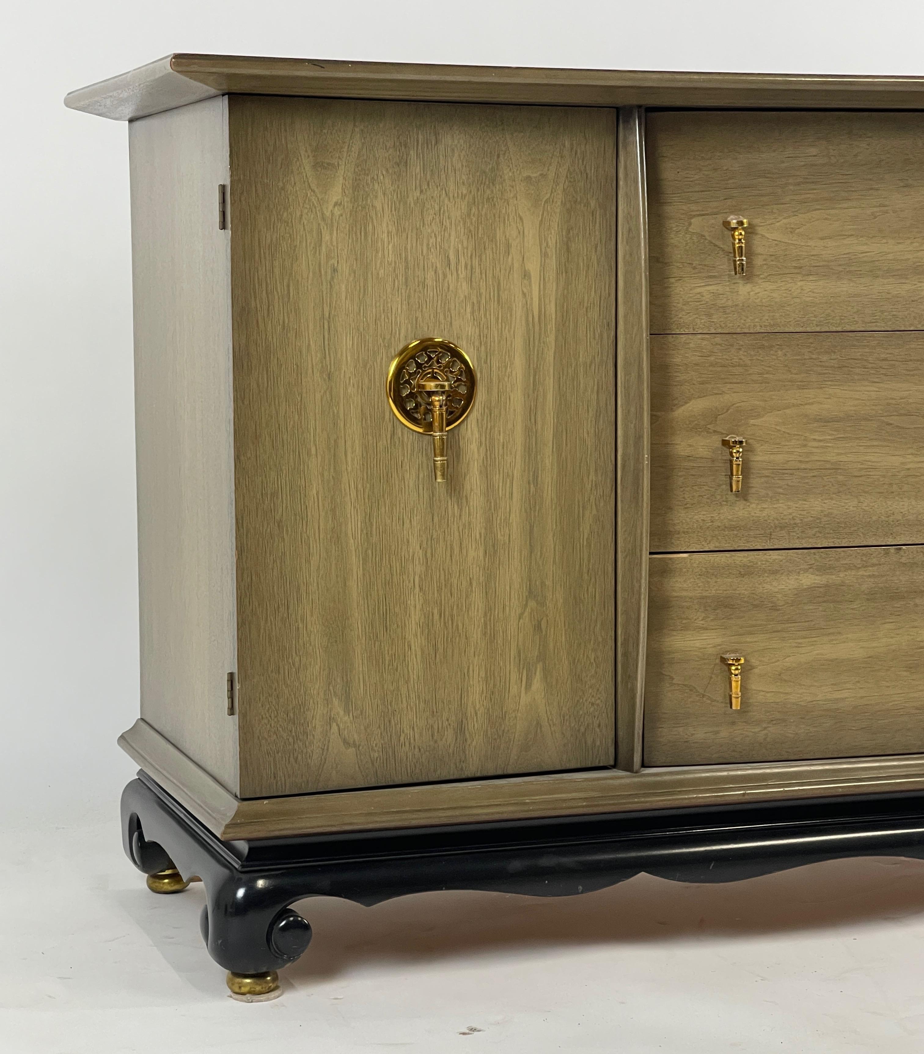 Chinoiserie Credenza Chest Sideboard w. Brass Tassel Pulls 8