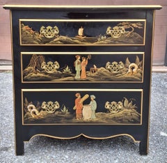 Arcón Chinoiserie Decorado y Ebonizado, Firmado