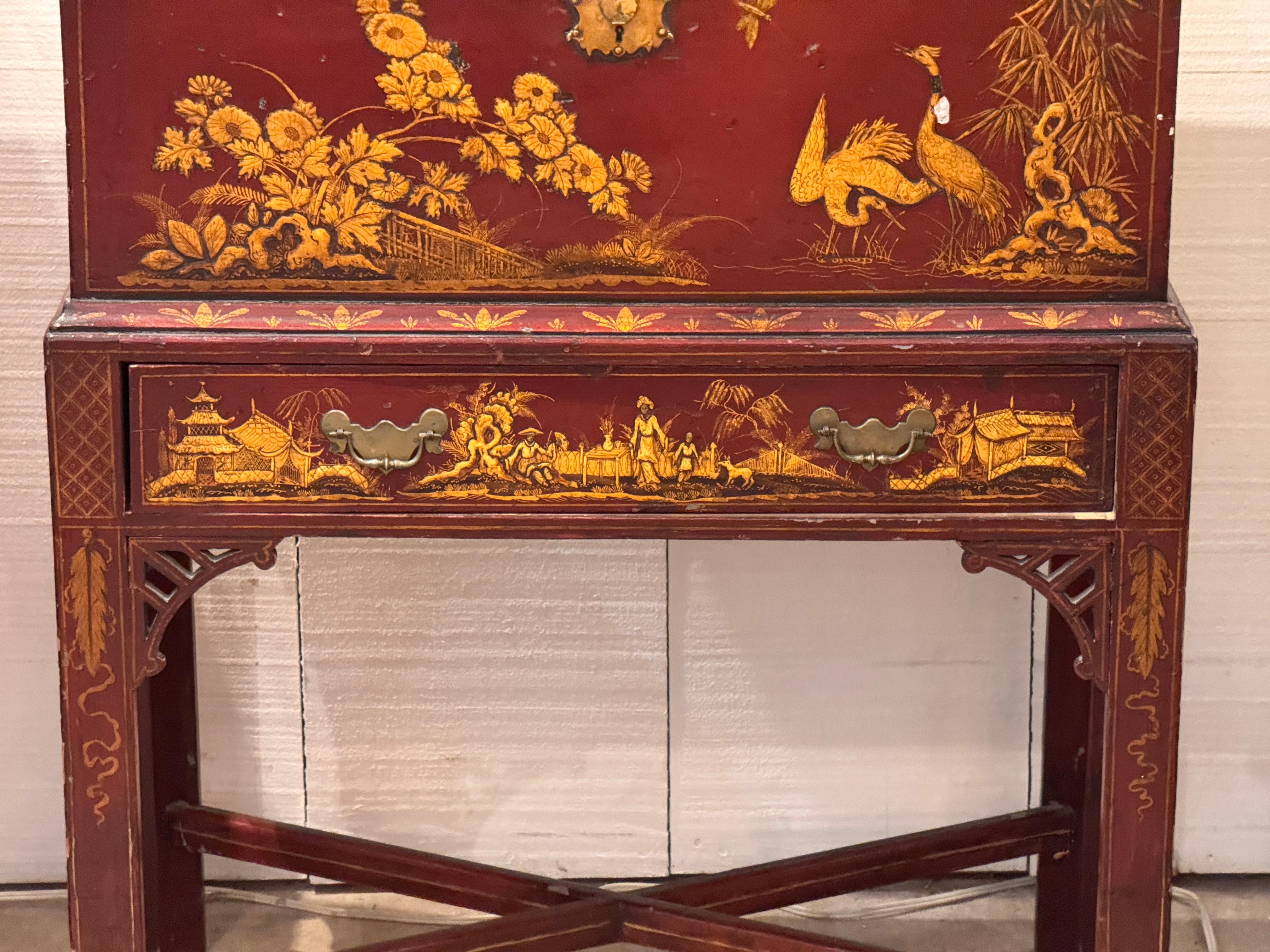 English Chinoiserie Decorated Box on Stand For Sale