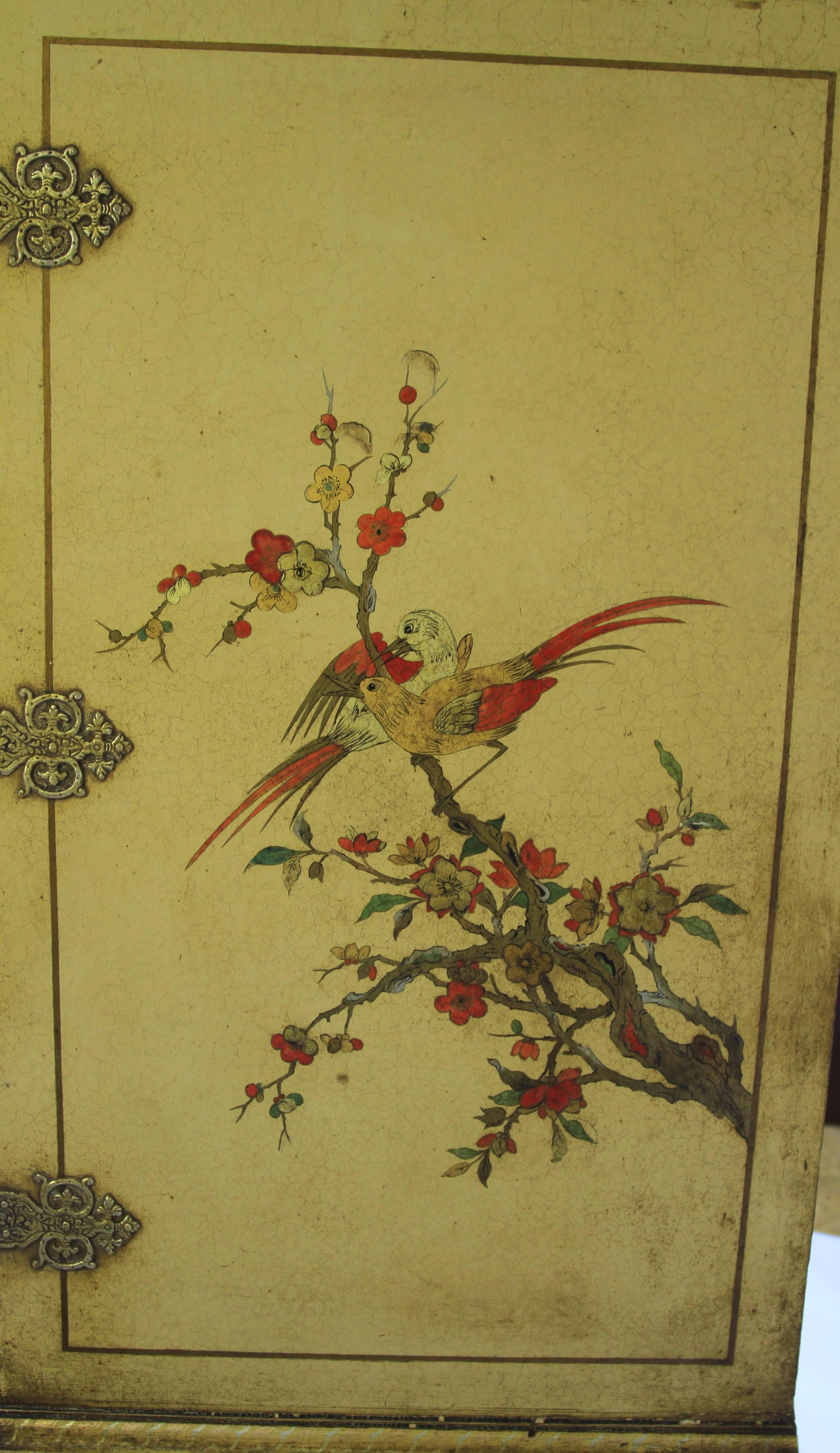 Chinoiserie decorated Cocktail cabinet on stand For Sale 2