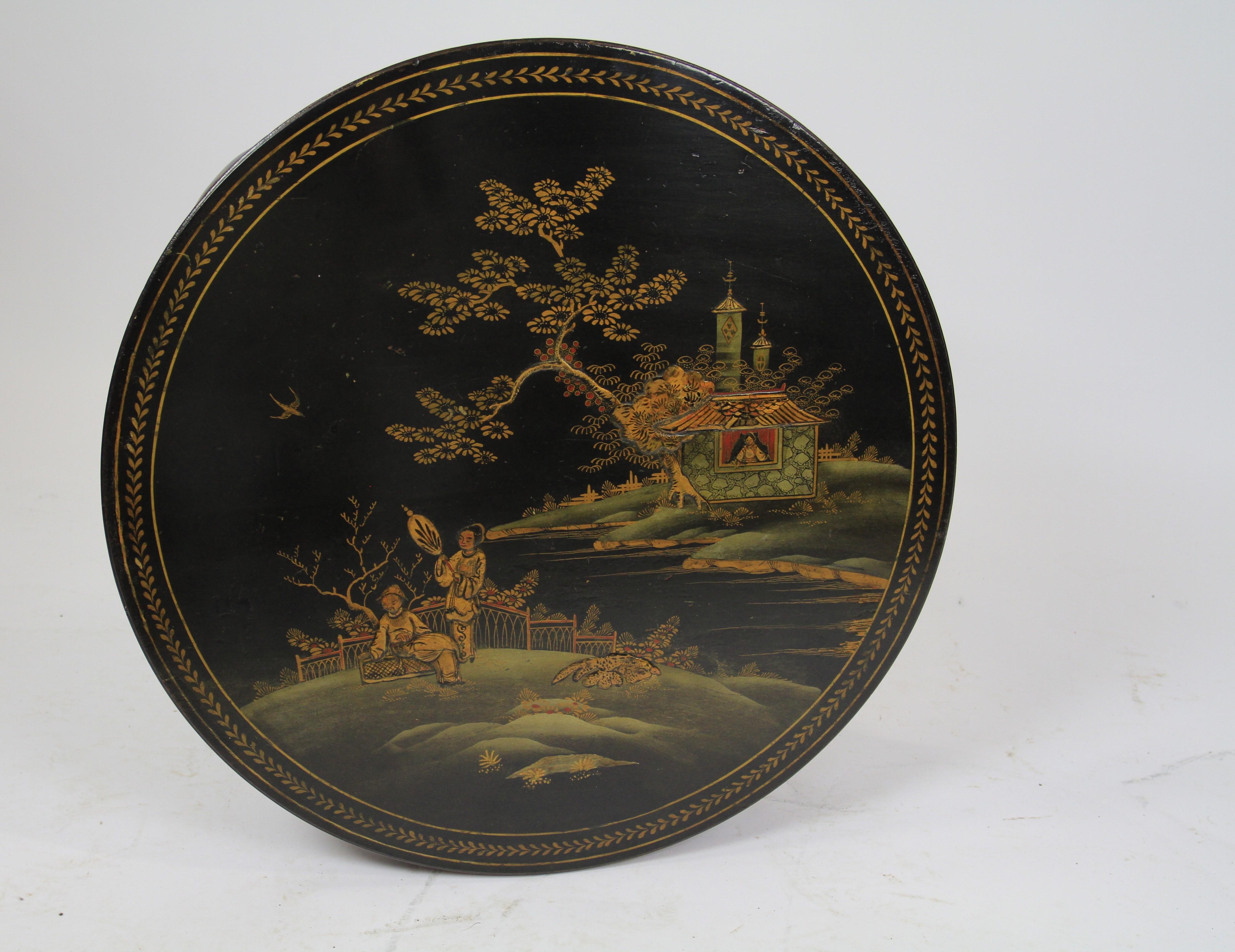 Chinoiserie decorated coffee table circa 1930s In Good Condition For Sale In Dereham, GB