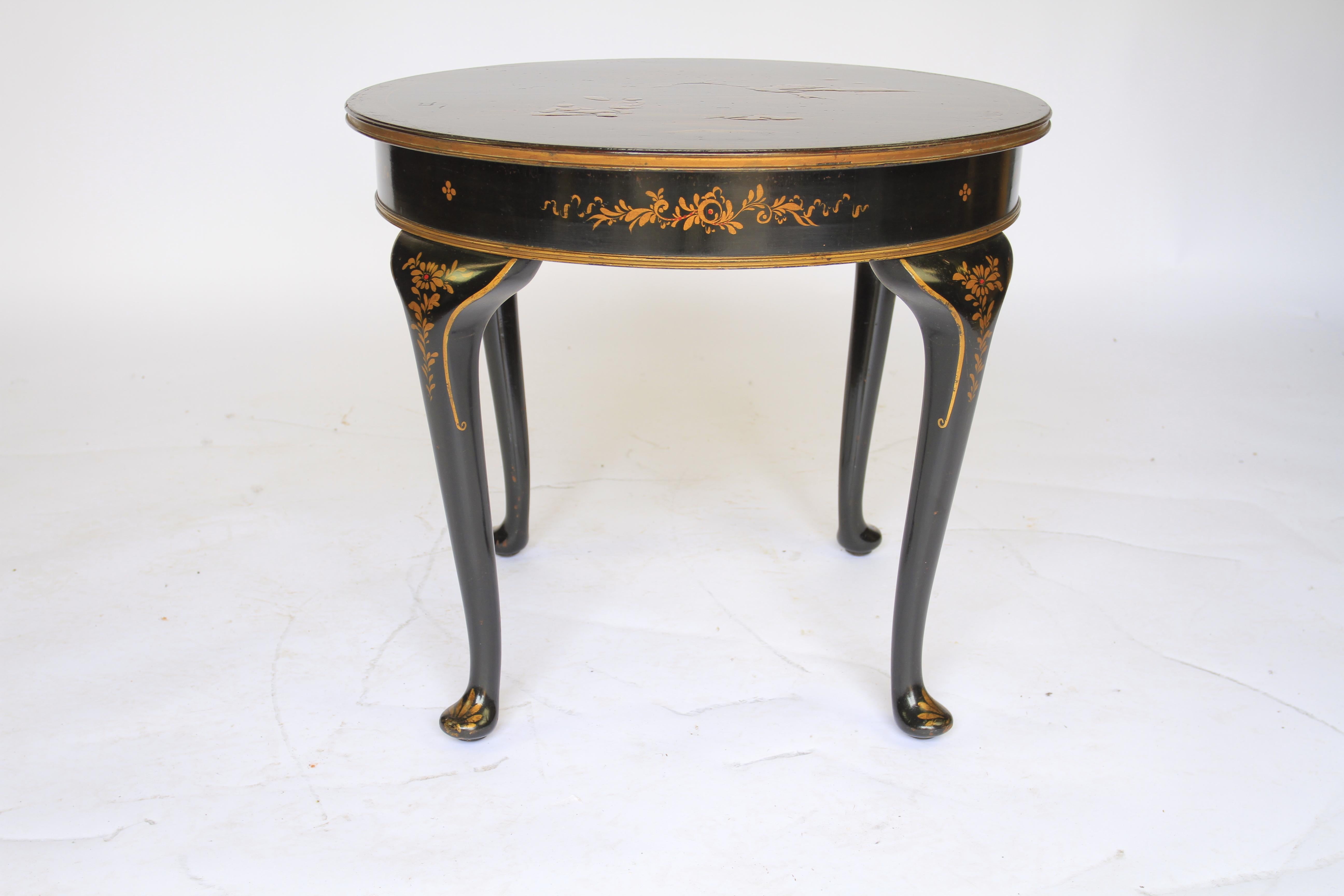 Chinoiserie decorated coffee table circa 1930s For Sale 2