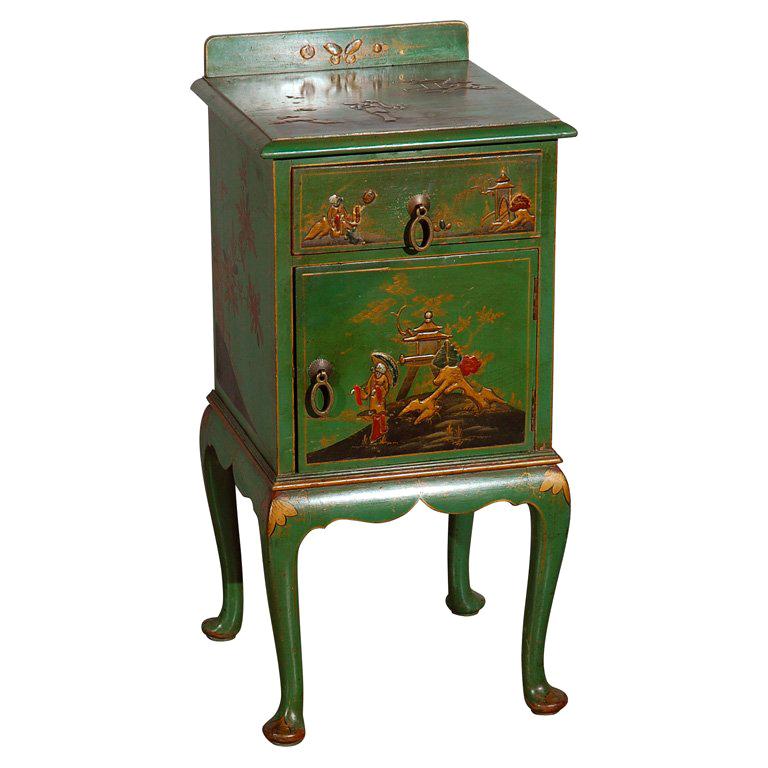 Chinoiserie Decorated Cupboard / Cabinet For Sale