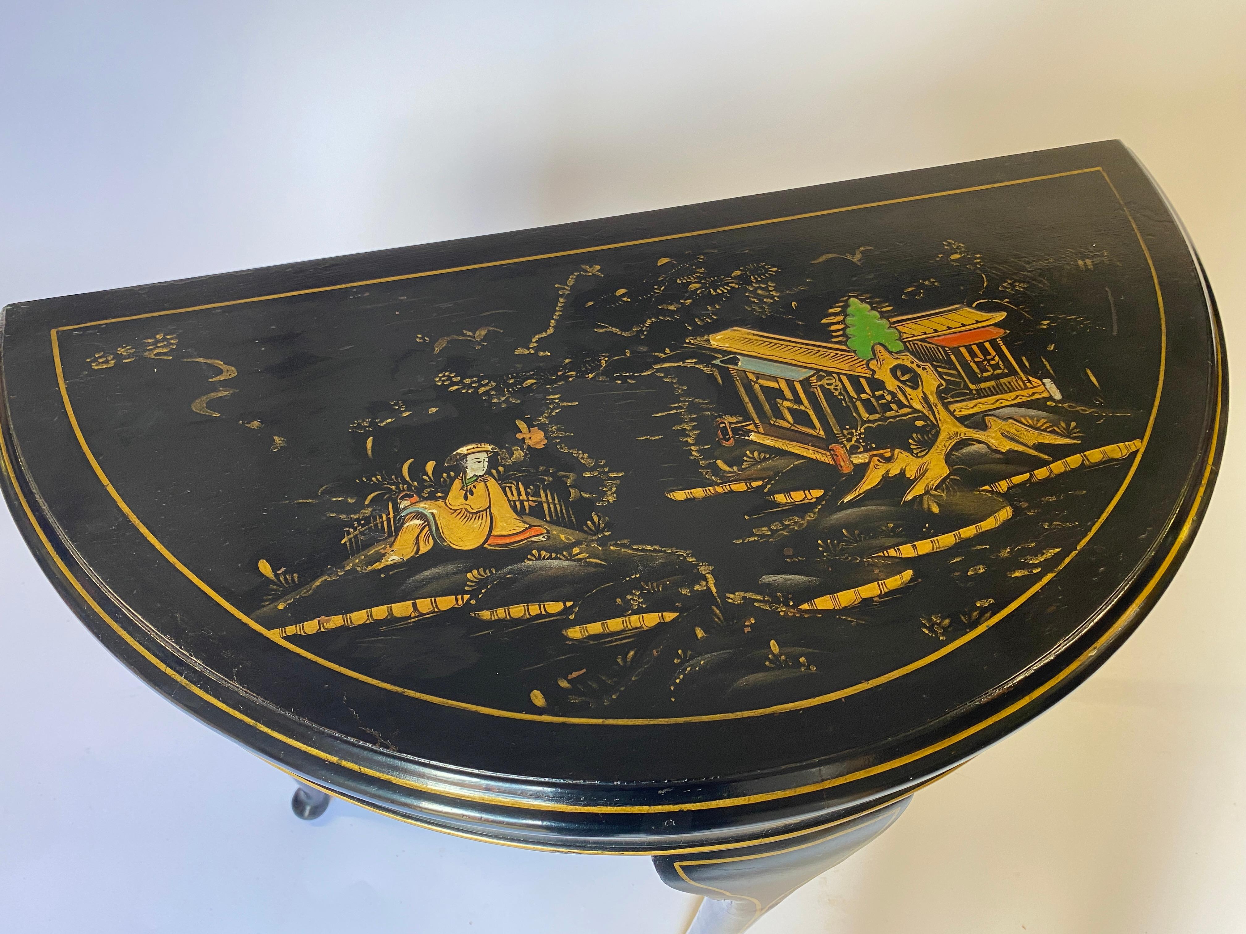 Cineserie  Tavolo consolle decorato Demi Lune In condizioni buone in vendita a Dereham, GB