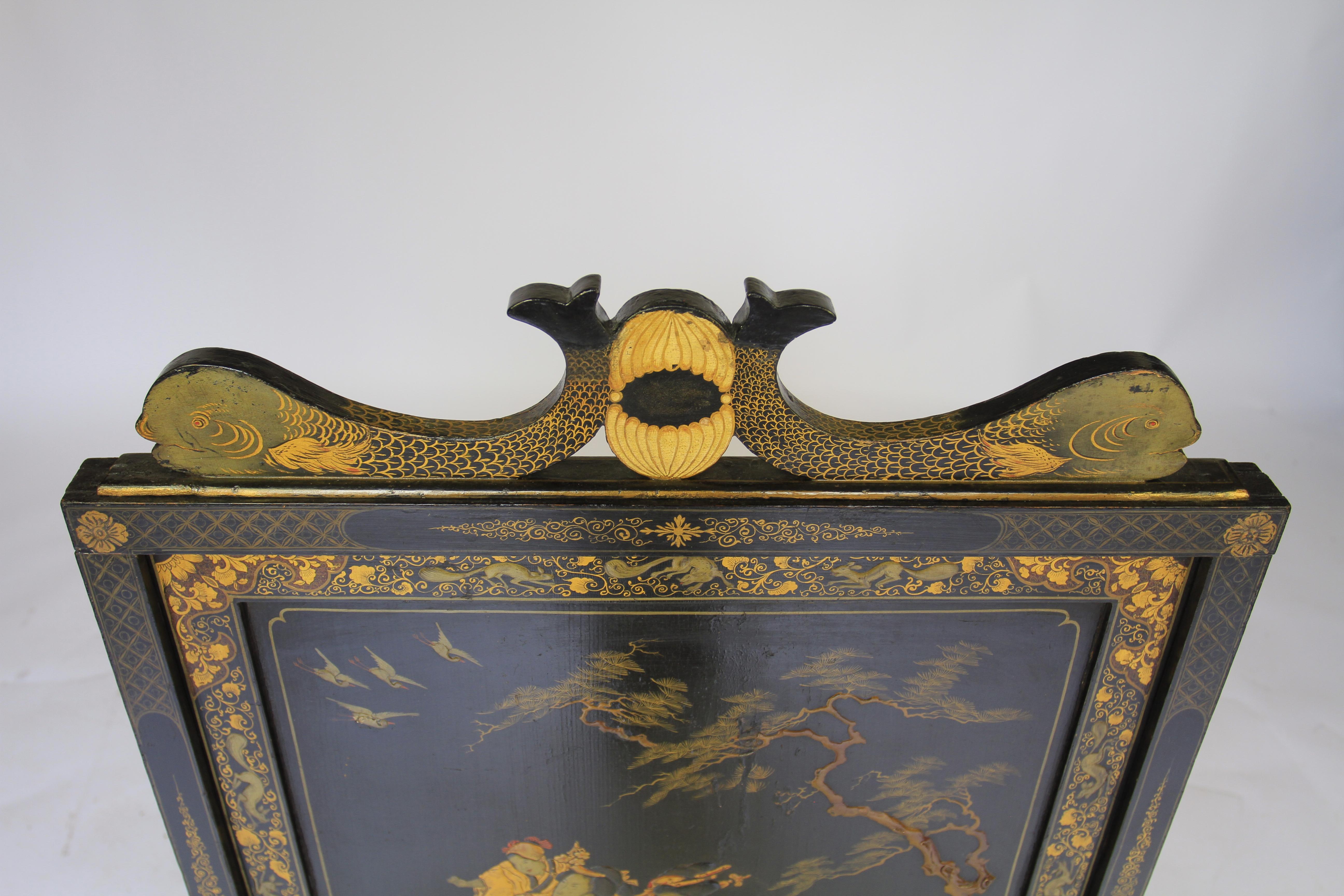 Chinoiserie Decorated fire screen circa 1900 In Good Condition For Sale In Dereham, GB