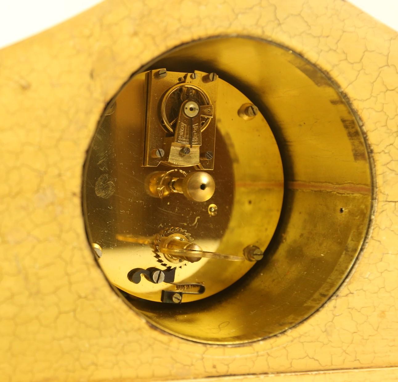 Lacquered Chinoiserie decorated Mantel clock circa 1930s For Sale