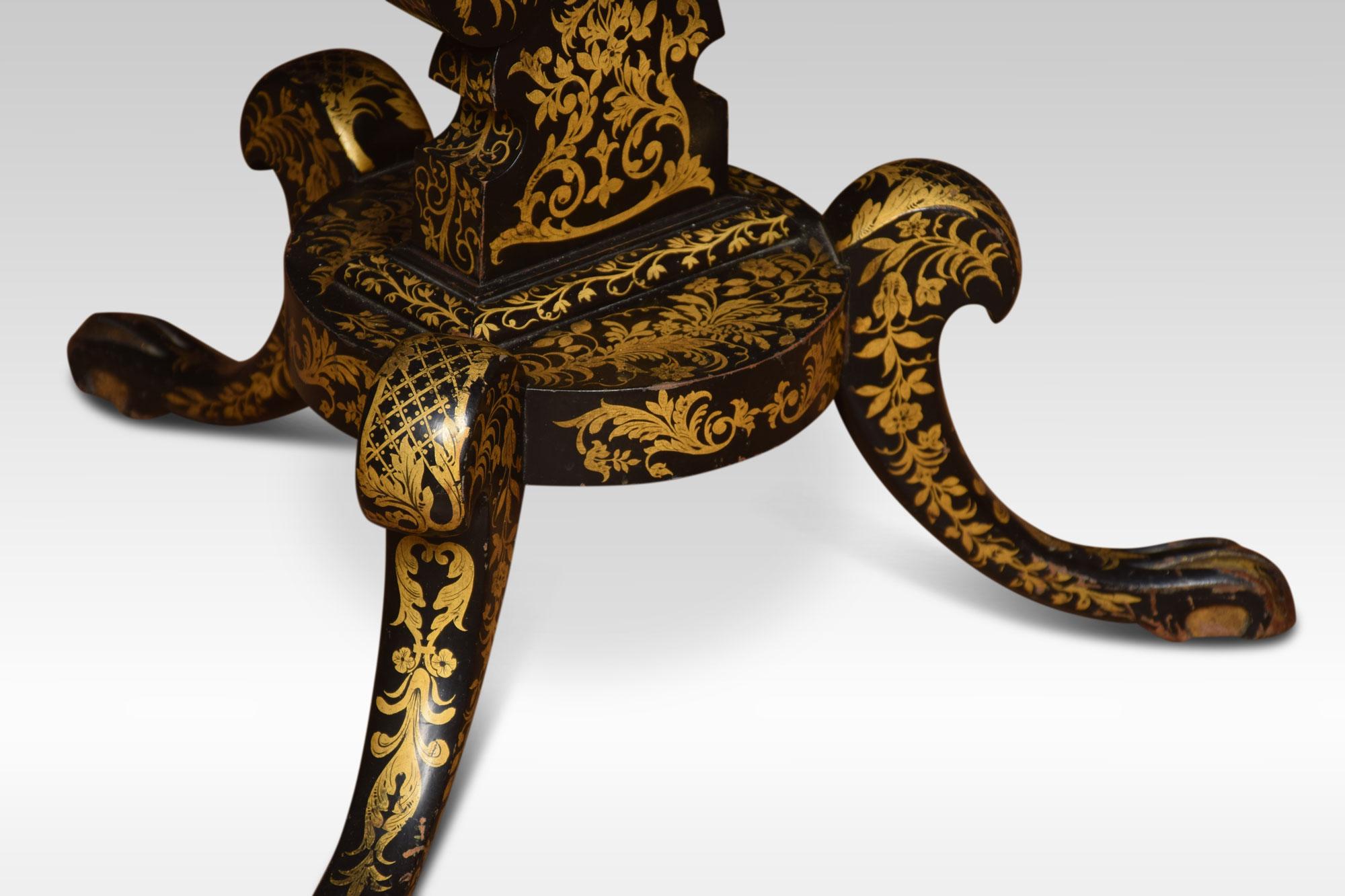 Chinoiserie Decorated Occasional Table In Good Condition In Cheshire, GB