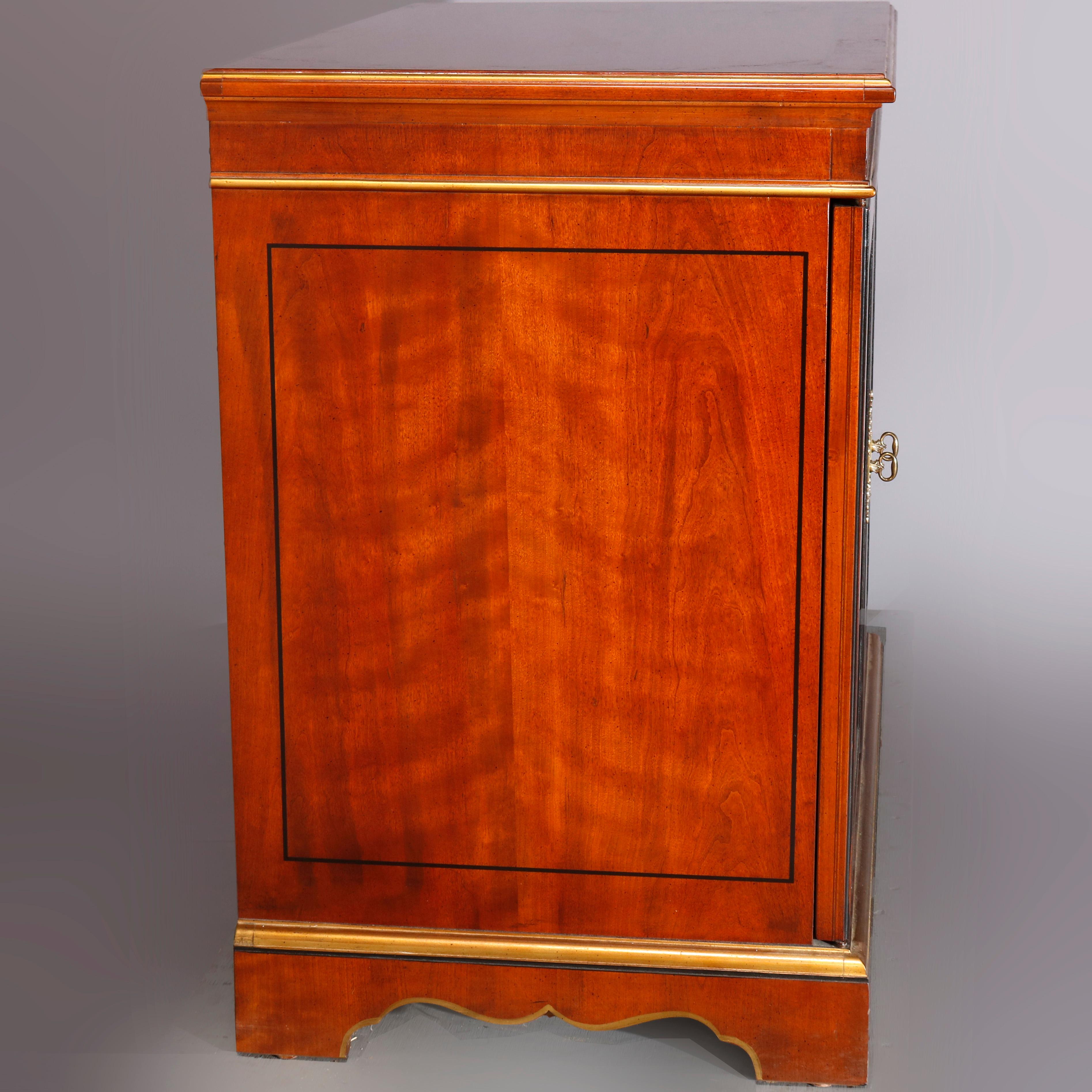Chinoiserie Decorated Parcel-Gilt Mahogany Credenza by Drexel, 20th Century 1