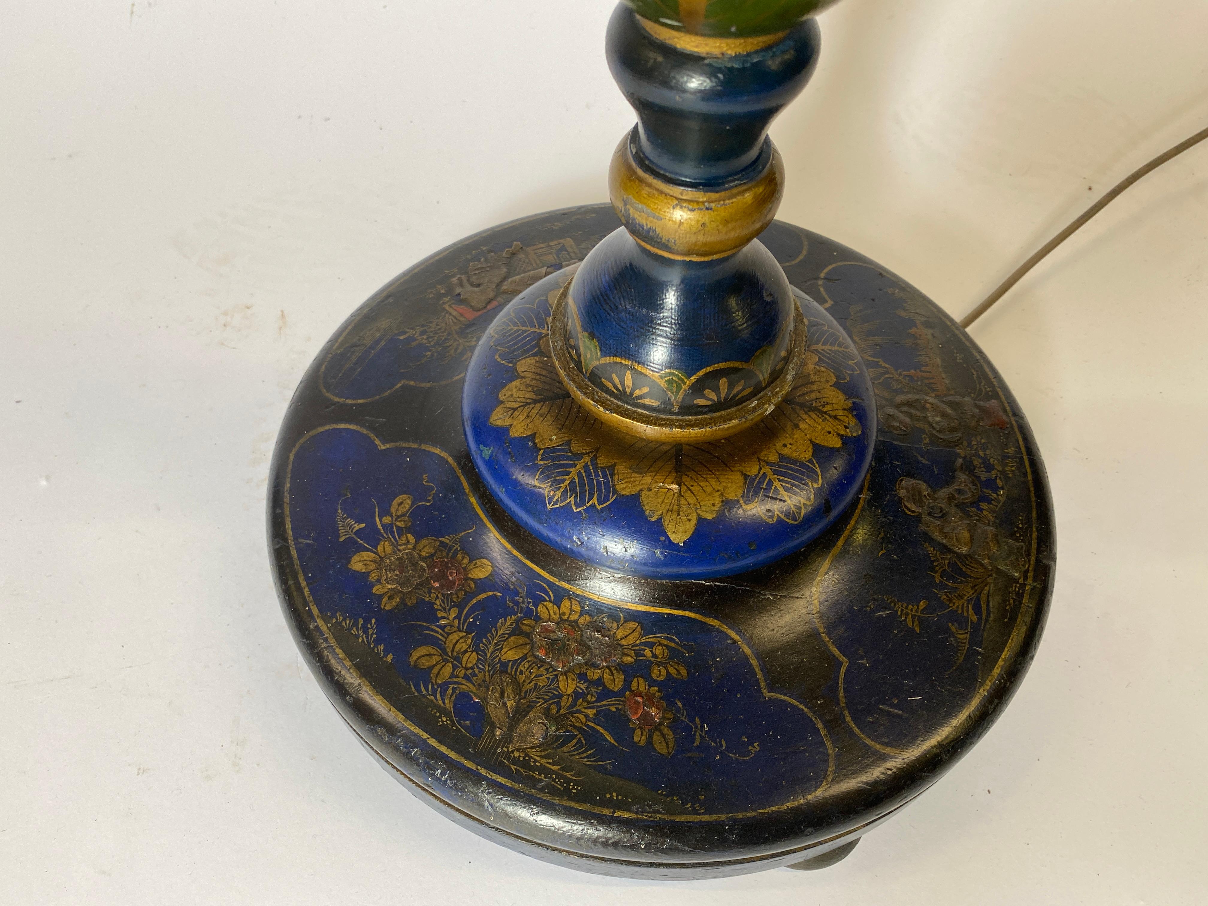 Laccato Lampada standard decorata a cineserie, circa anni '30 in vendita