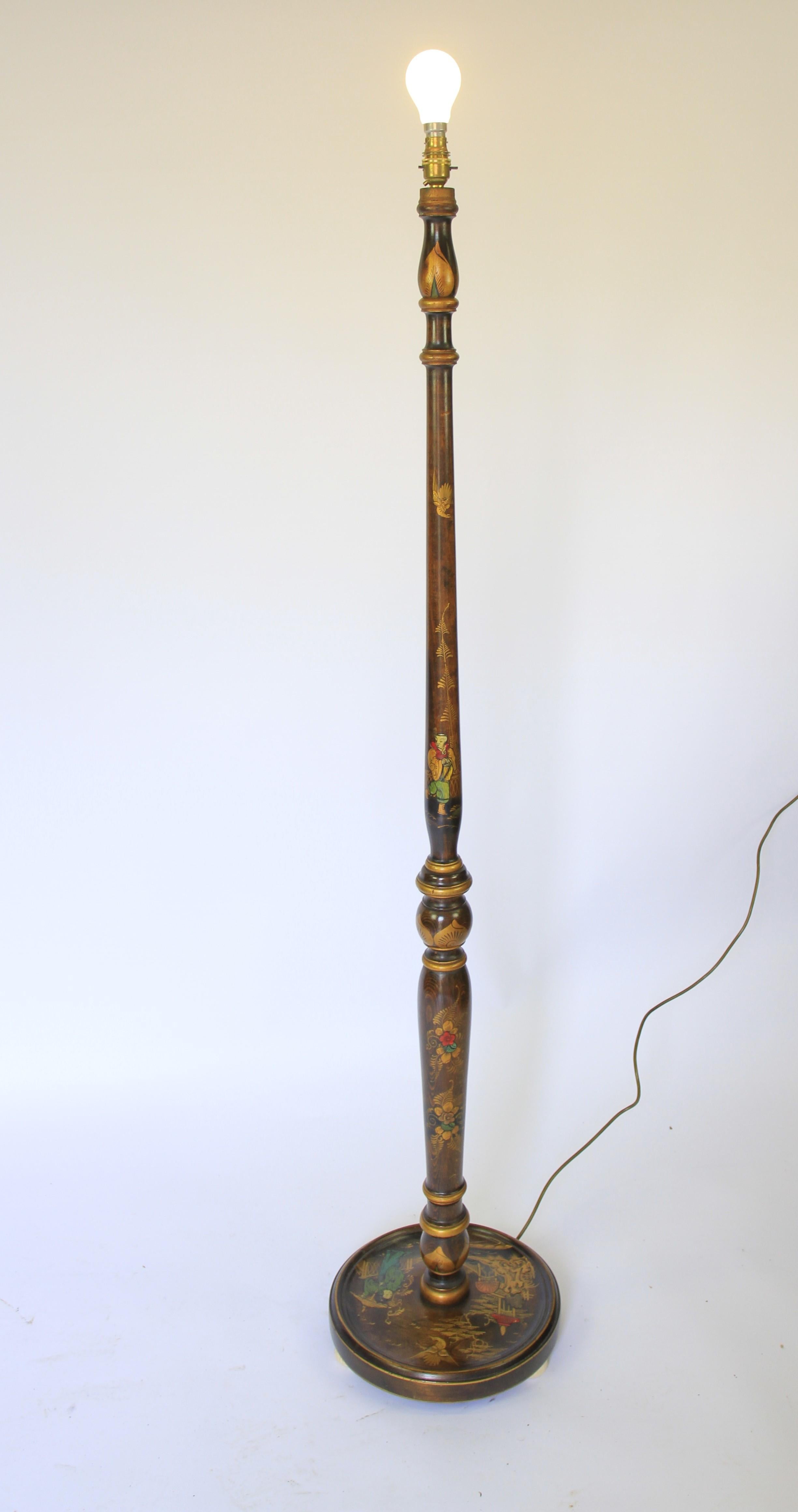 Chinoiserie Decorated Walnut Standard lamp circa 1930s For Sale 2