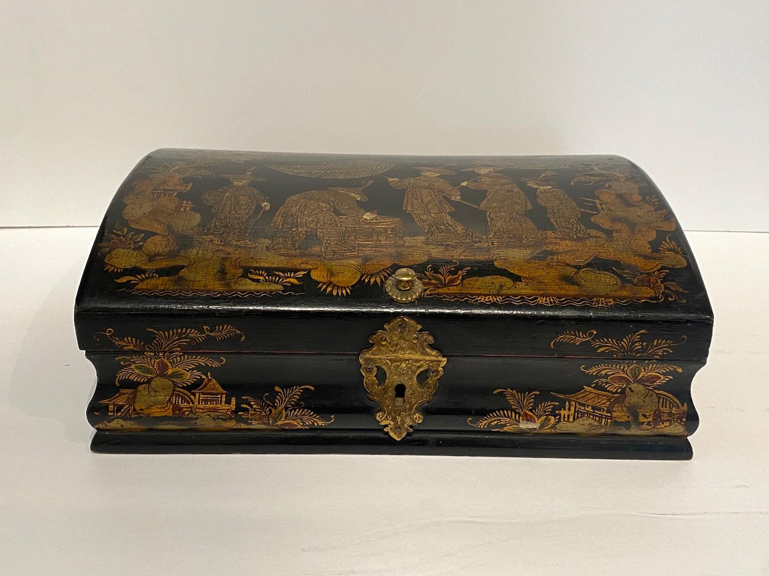 Caja para pelucas decorada con Chinoiserie en Bueno estado para la venta en Los Angeles, CA