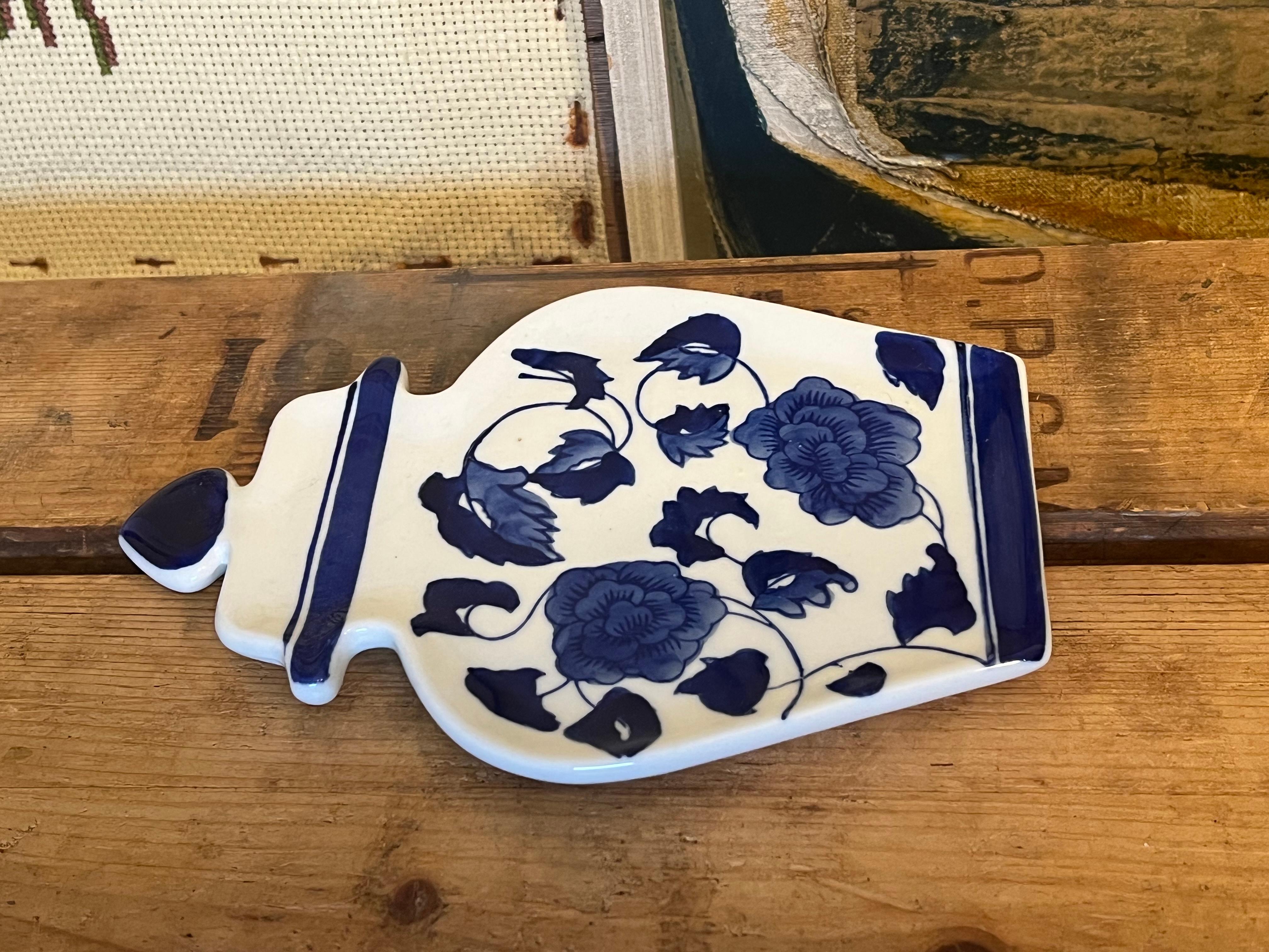 Trébede o bandeja decorativa CHINOISERIE Estilo vintage. en Bueno estado para la venta en Seattle, WA