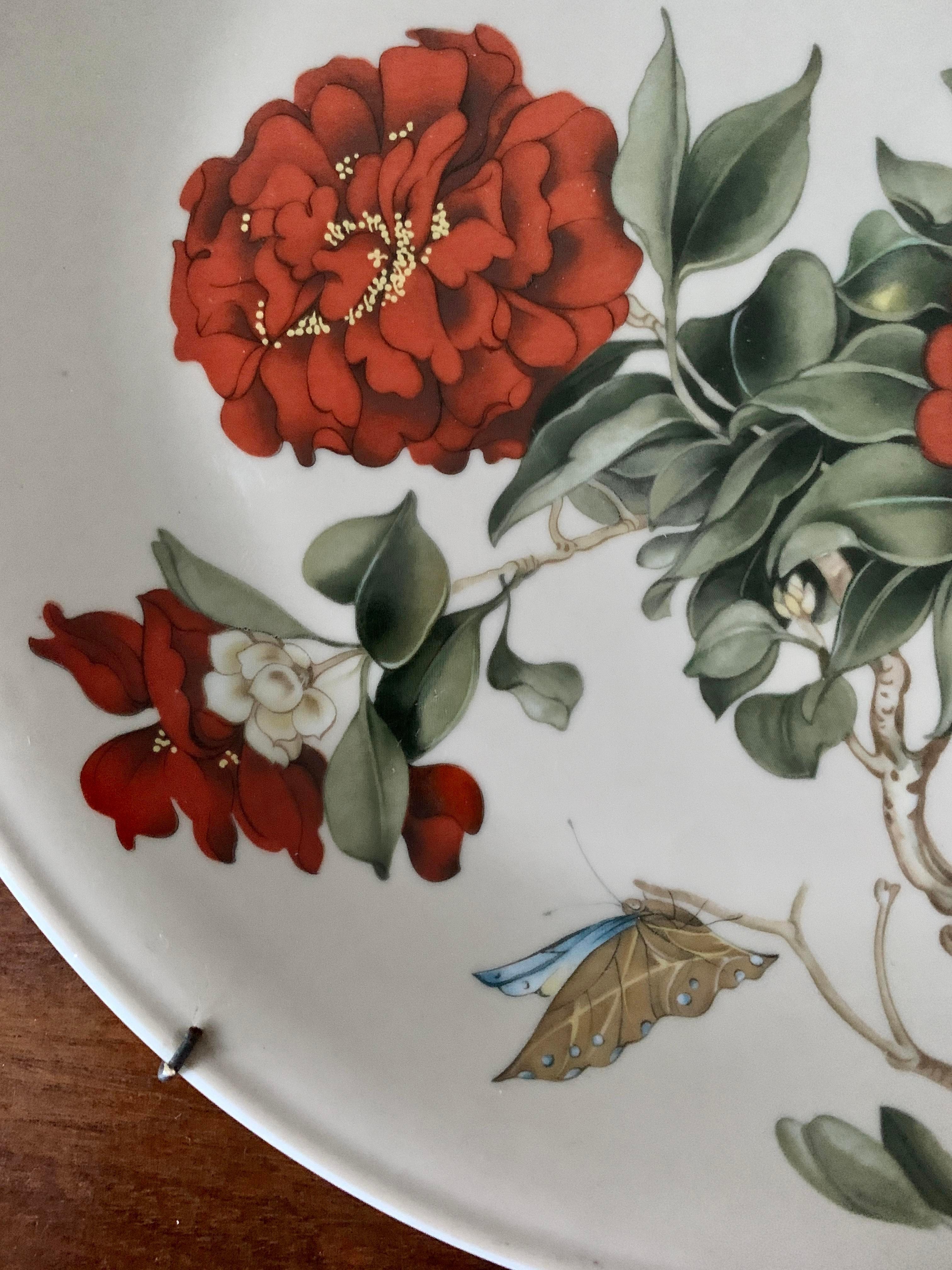 Ceramic Chinoiserie Decorative Wall Plates, Pair For Sale