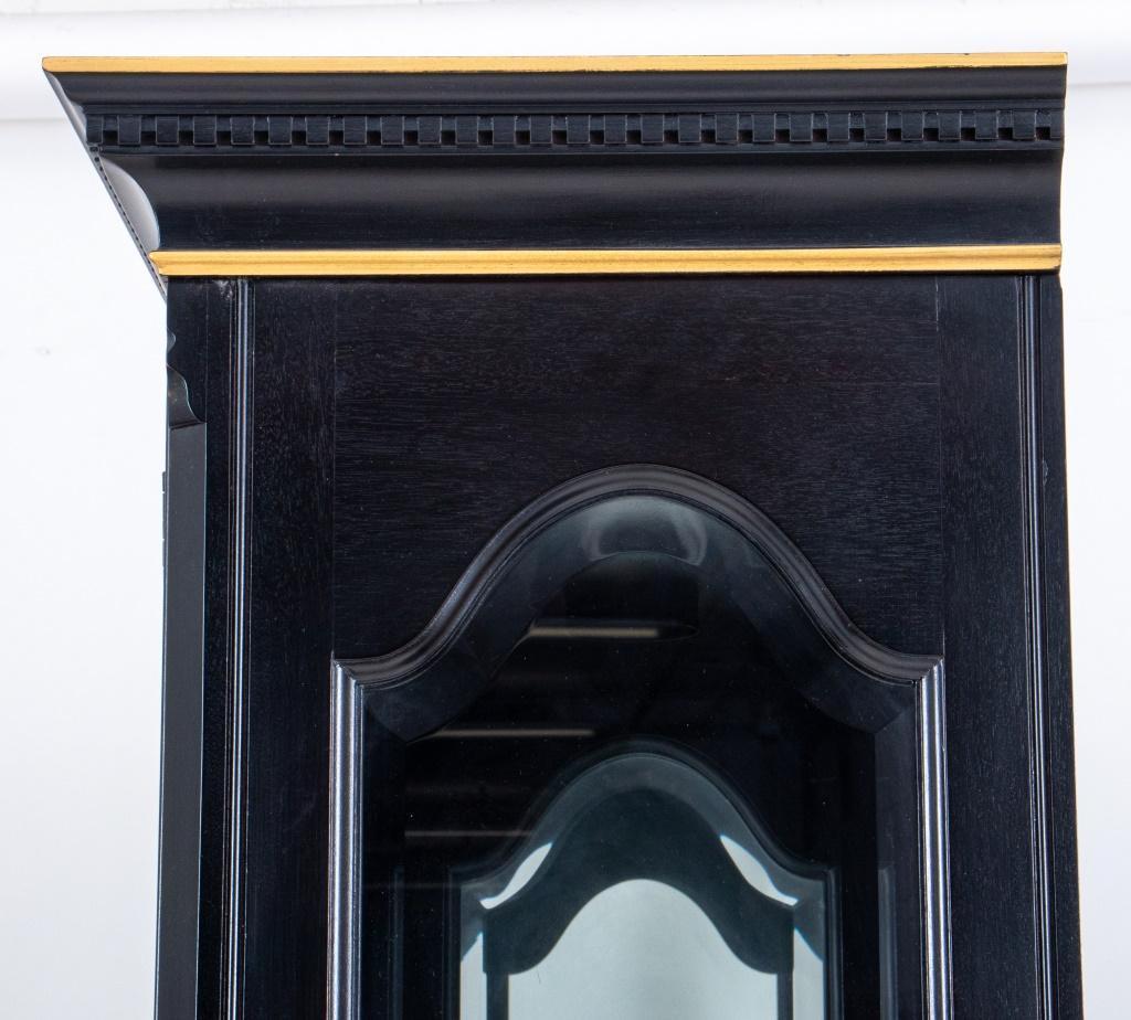  Chinoiserie Display Cabinet / Hand Gilt Black Lacquered Wood Vitrine For Sale 5