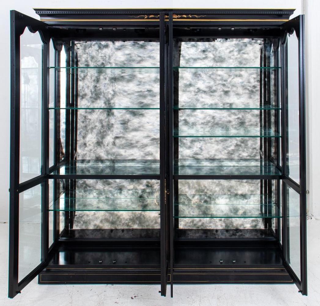 English  Chinoiserie Display Cabinet / Hand Gilt Black Lacquered Wood Vitrine For Sale